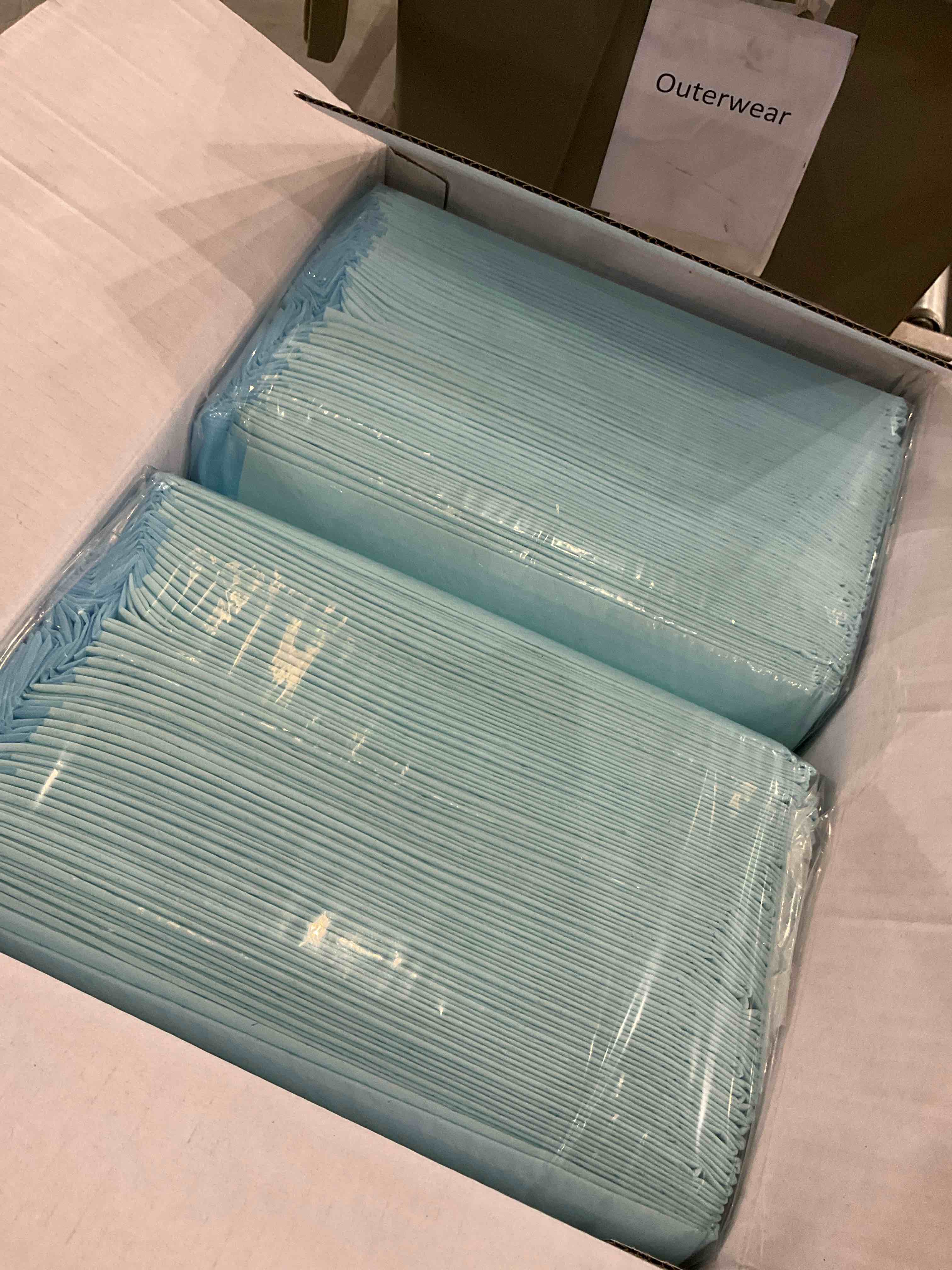 https://s3.amazonaws.com/lotting-images-prod/bidfta/GRA2301381_1747669950629.jpeg