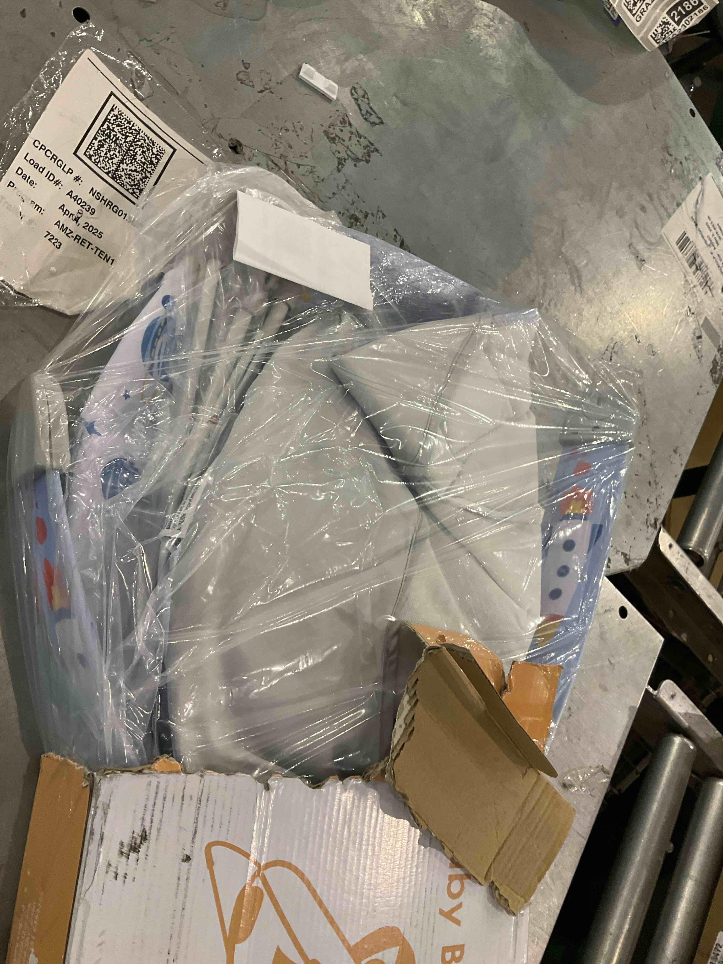 https://s3.amazonaws.com/lotting-images-prod/bidfta/GRA2301405_1747654178295.jpeg