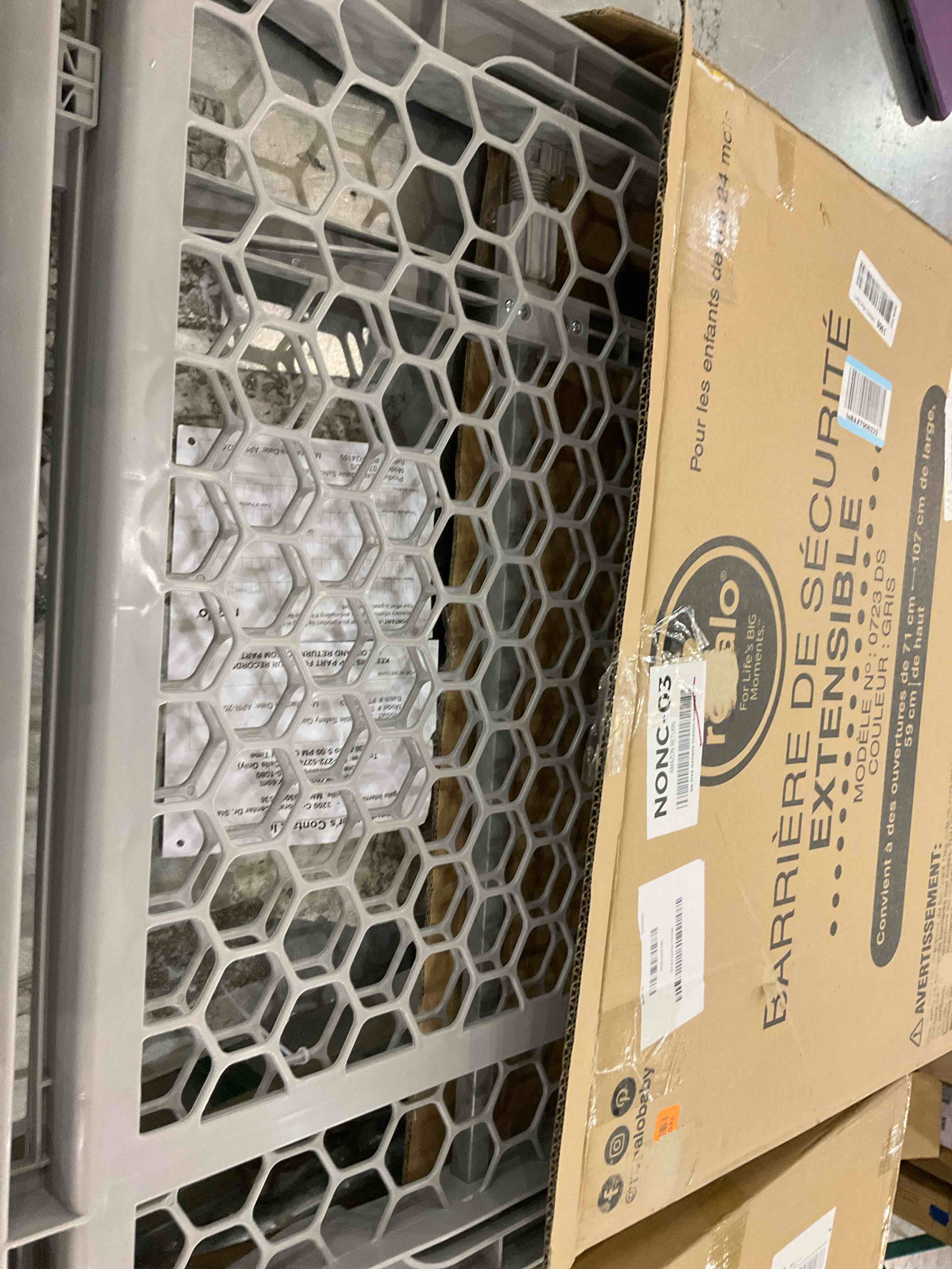 https://s3.amazonaws.com/lotting-images-prod/bidfta/GRA2302093_1747657458955.jpeg