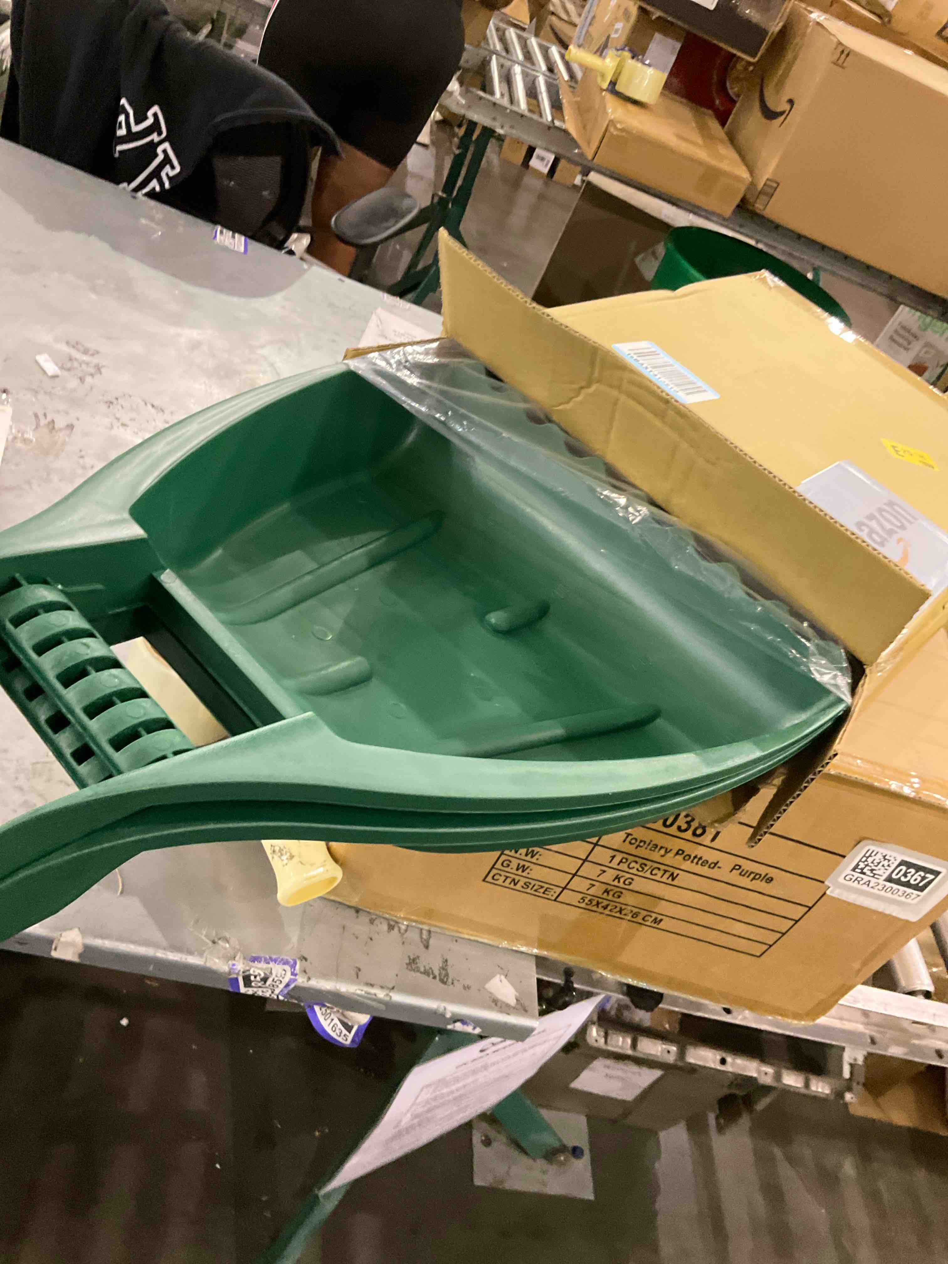 https://s3.amazonaws.com/lotting-images-prod/bidfta/GRA2302178_1747653029992.jpeg