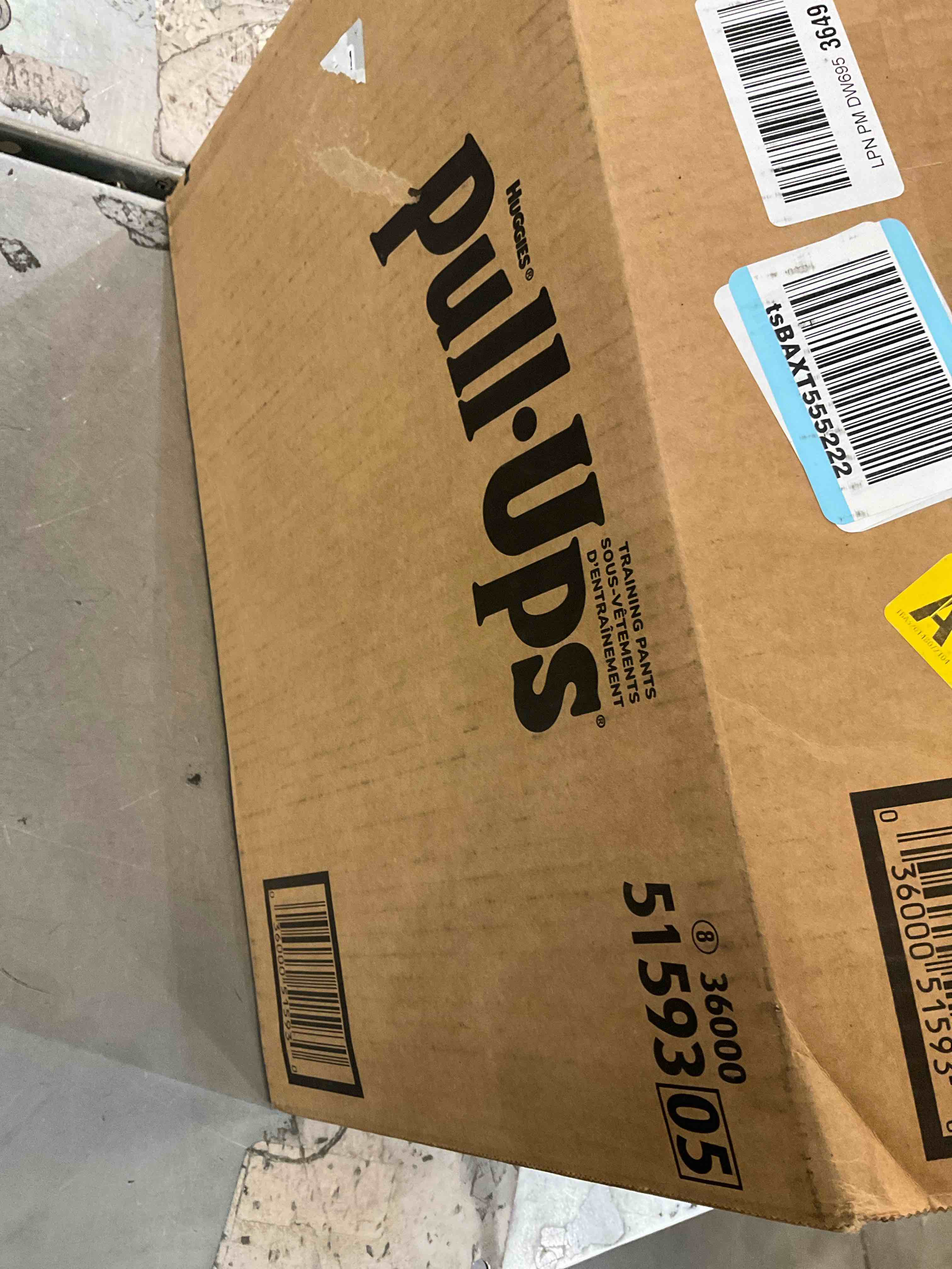 https://s3.amazonaws.com/lotting-images-prod/bidfta/GRA2302214_1747670136751.jpeg
