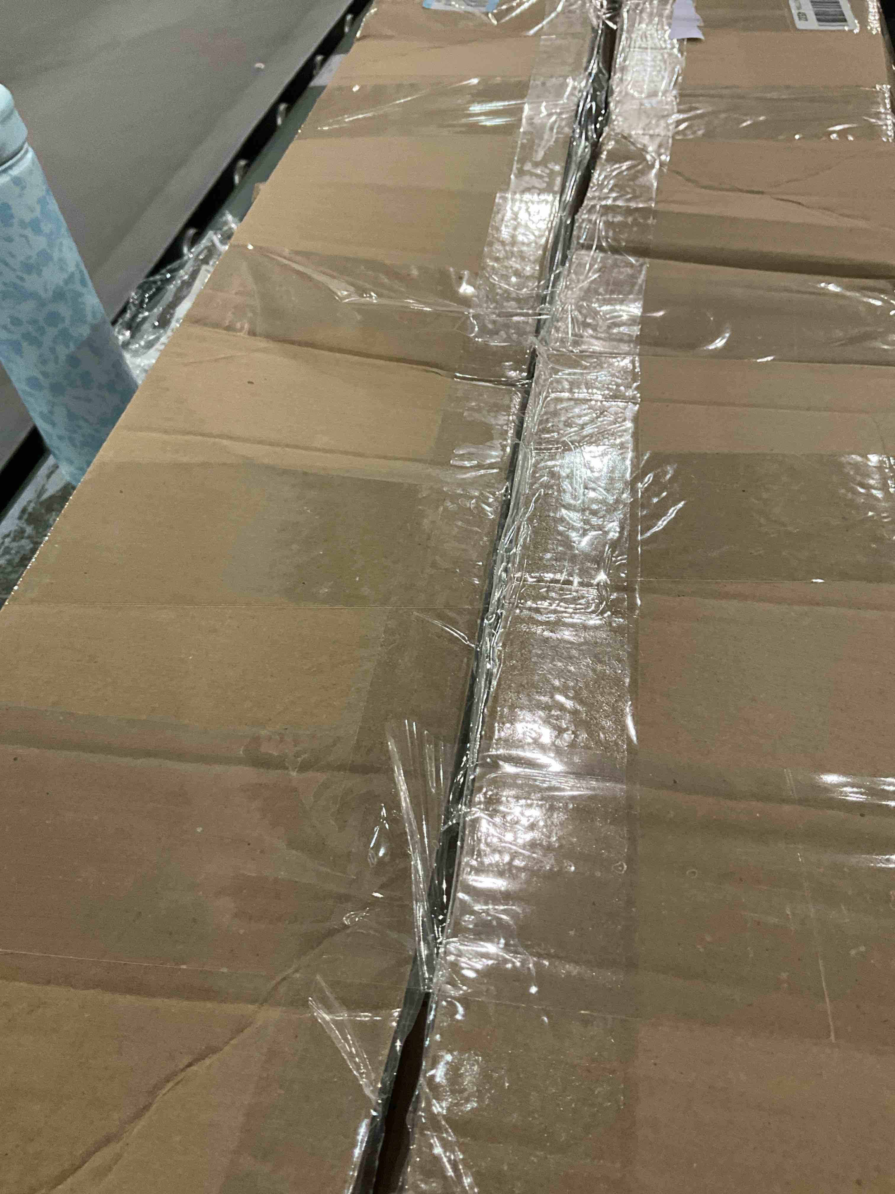 https://s3.amazonaws.com/lotting-images-prod/bidfta/GRA2302216_1747668183250.jpeg