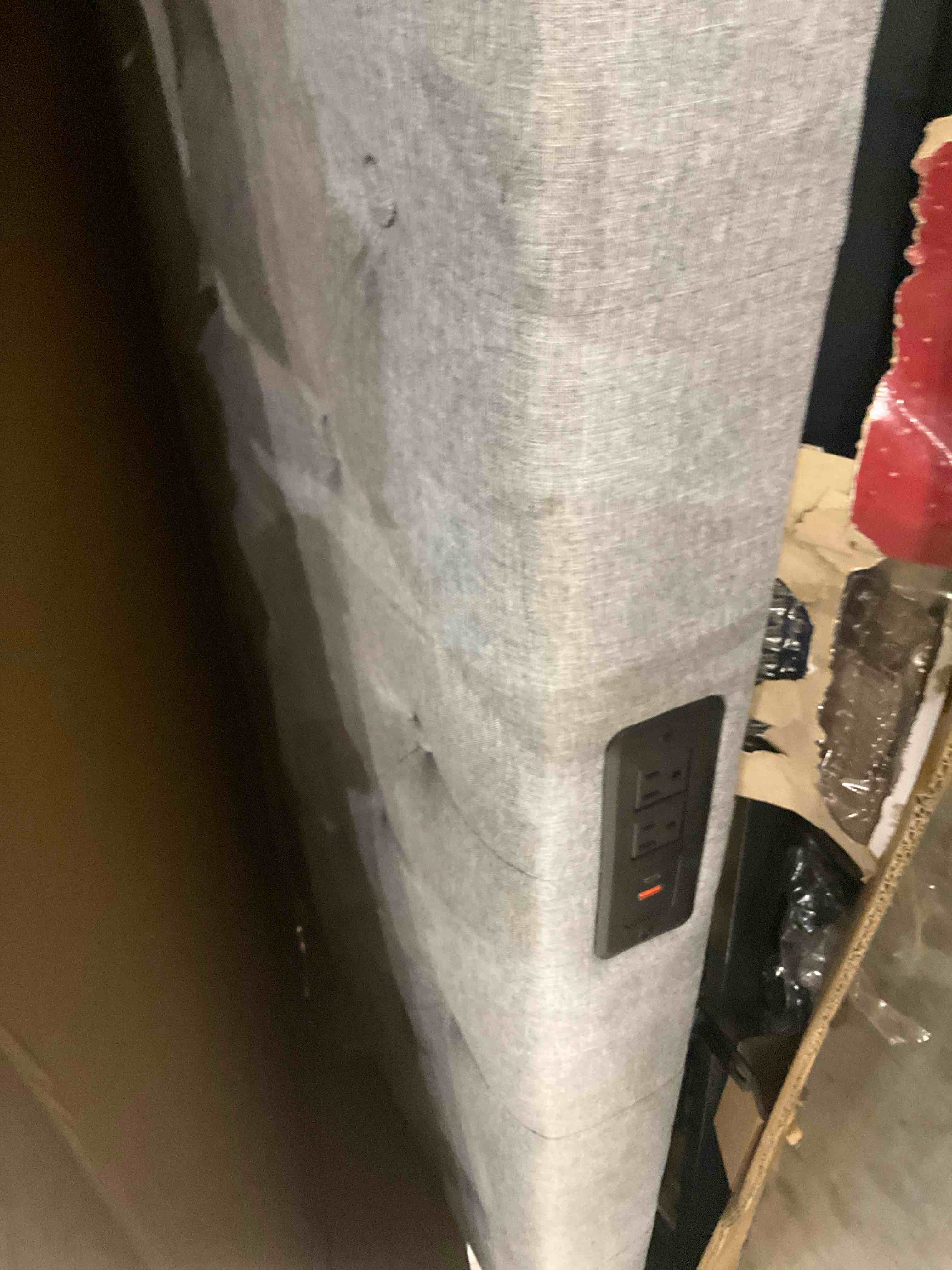 https://s3.amazonaws.com/lotting-images-prod/bidfta/GRA2304398_1748609523772.jpeg