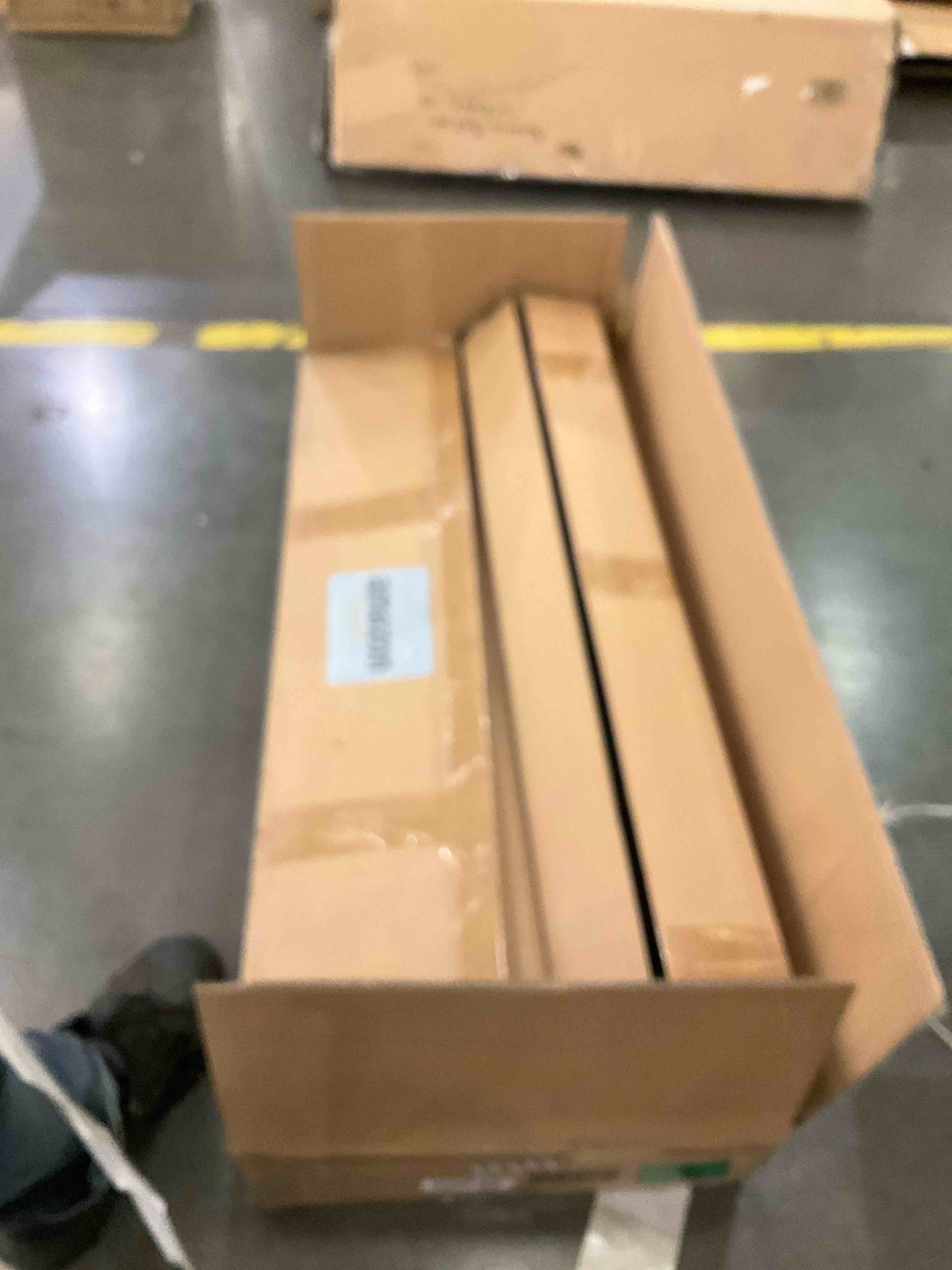 https://s3.amazonaws.com/lotting-images-prod/bidfta/GRA2304528_1748625197769.jpeg