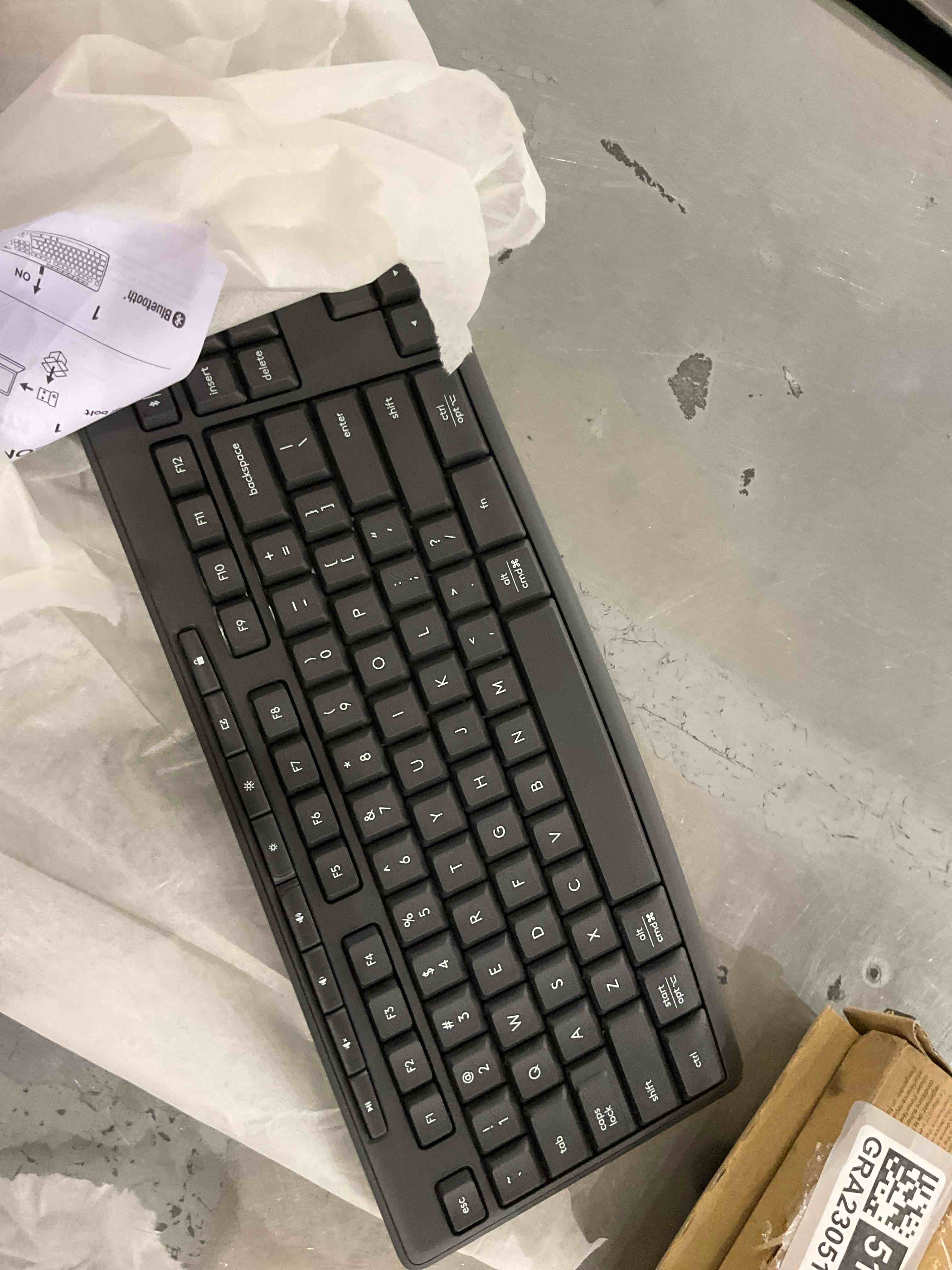 https://s3.amazonaws.com/lotting-images-prod/bidfta/GRA2305166_1747663261984.jpeg