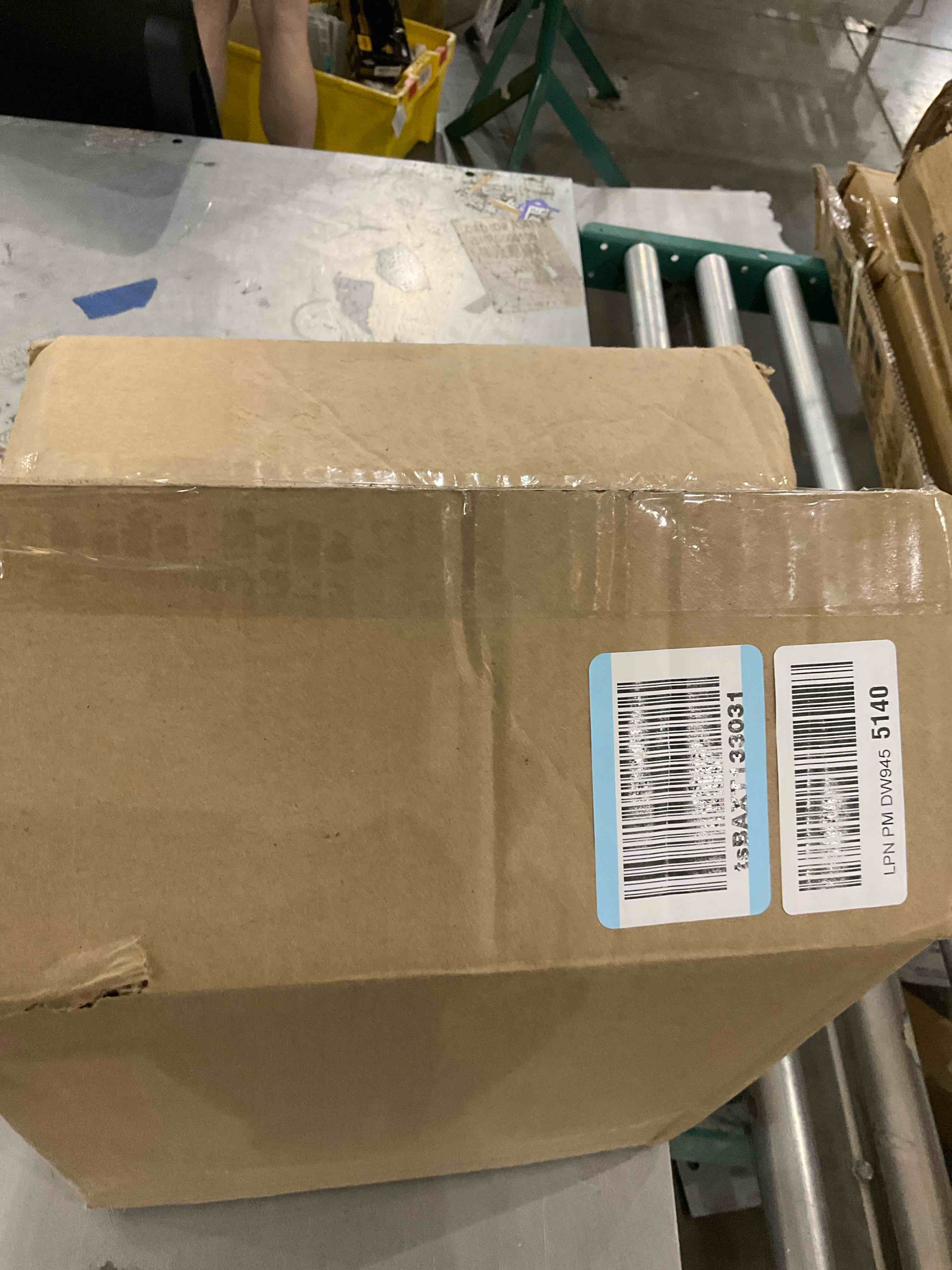 https://s3.amazonaws.com/lotting-images-prod/bidfta/GRA2306123_1747827507632.jpeg
