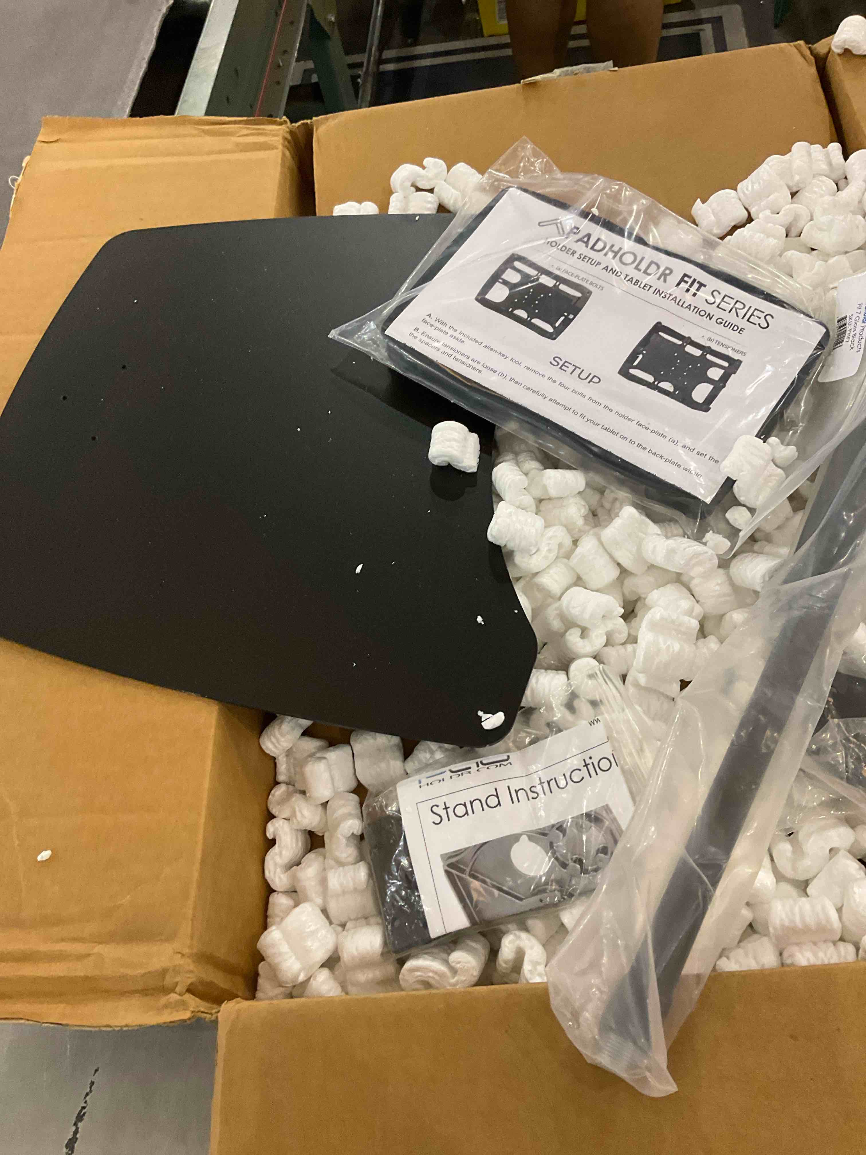 https://s3.amazonaws.com/lotting-images-prod/bidfta/GRA2306321_1747832096343.jpeg