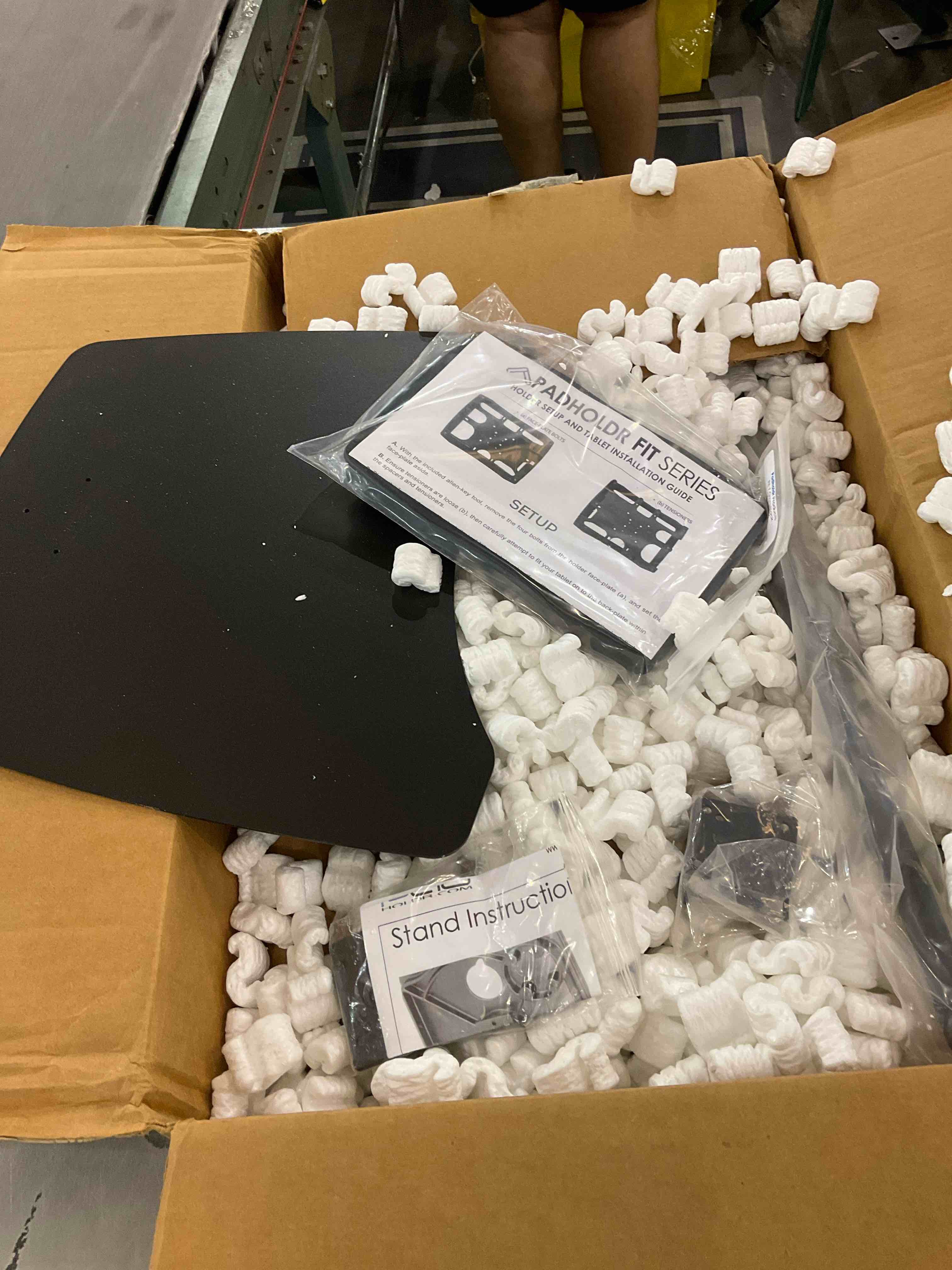 https://s3.amazonaws.com/lotting-images-prod/bidfta/GRA2306321_1747832141504.jpeg