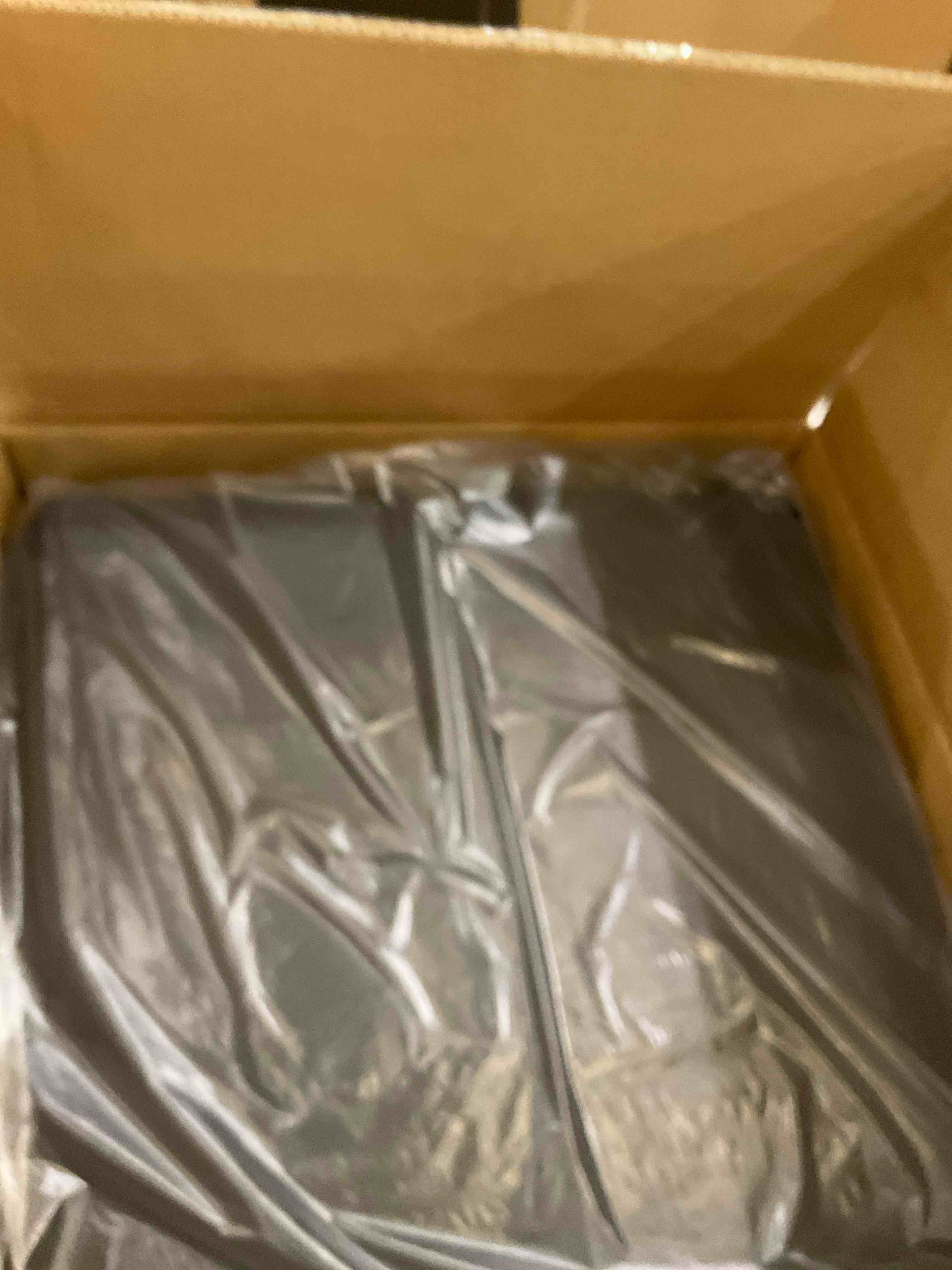 https://s3.amazonaws.com/lotting-images-prod/bidfta/GRA2306412_1747837114759.jpeg