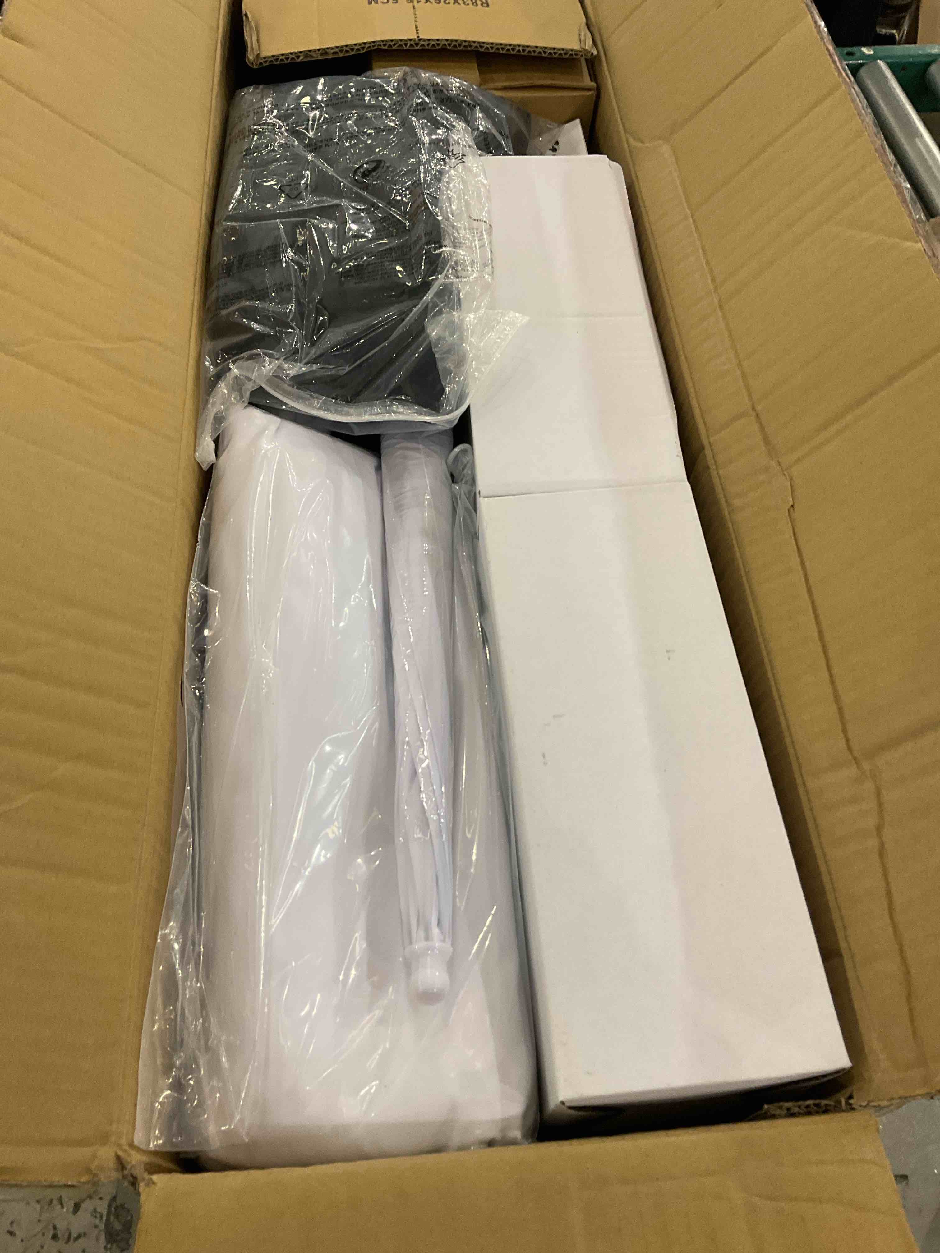 https://s3.amazonaws.com/lotting-images-prod/bidfta/GRA2308929_1747831313748.jpeg