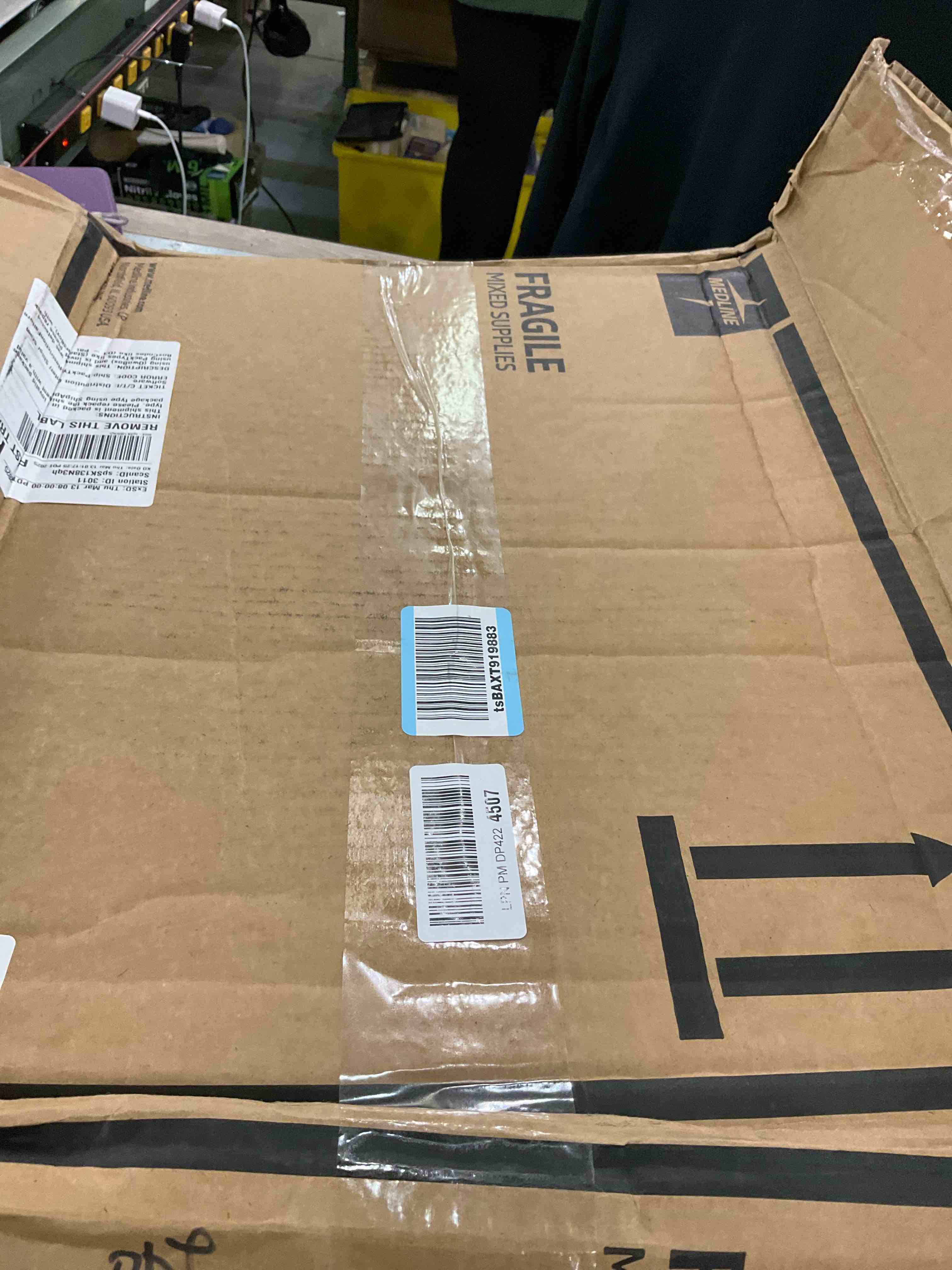 https://s3.amazonaws.com/lotting-images-prod/bidfta/GRA2308934_1747830879113.jpeg