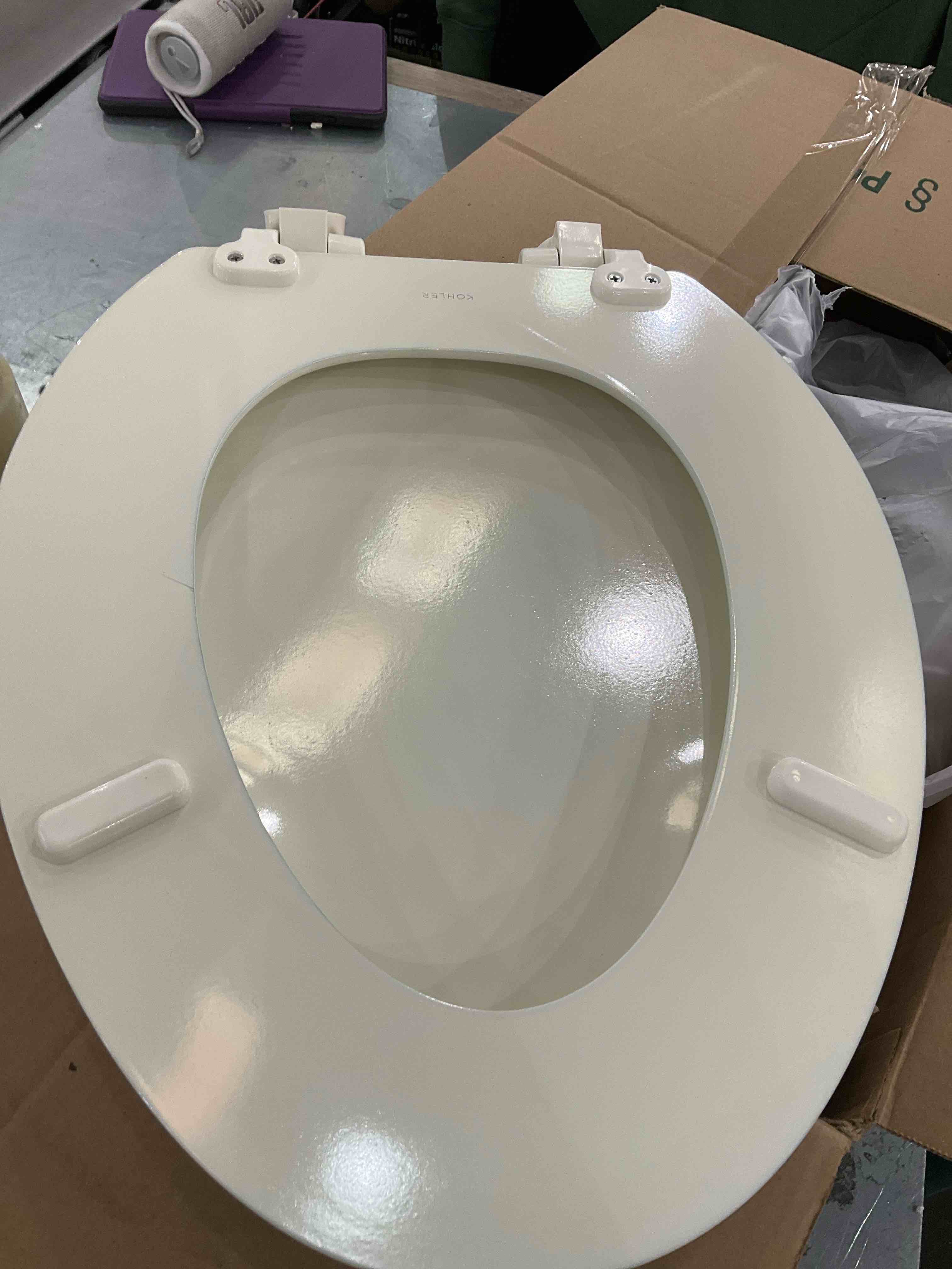 https://s3.amazonaws.com/lotting-images-prod/bidfta/GRA2309012_1747835376069.jpeg