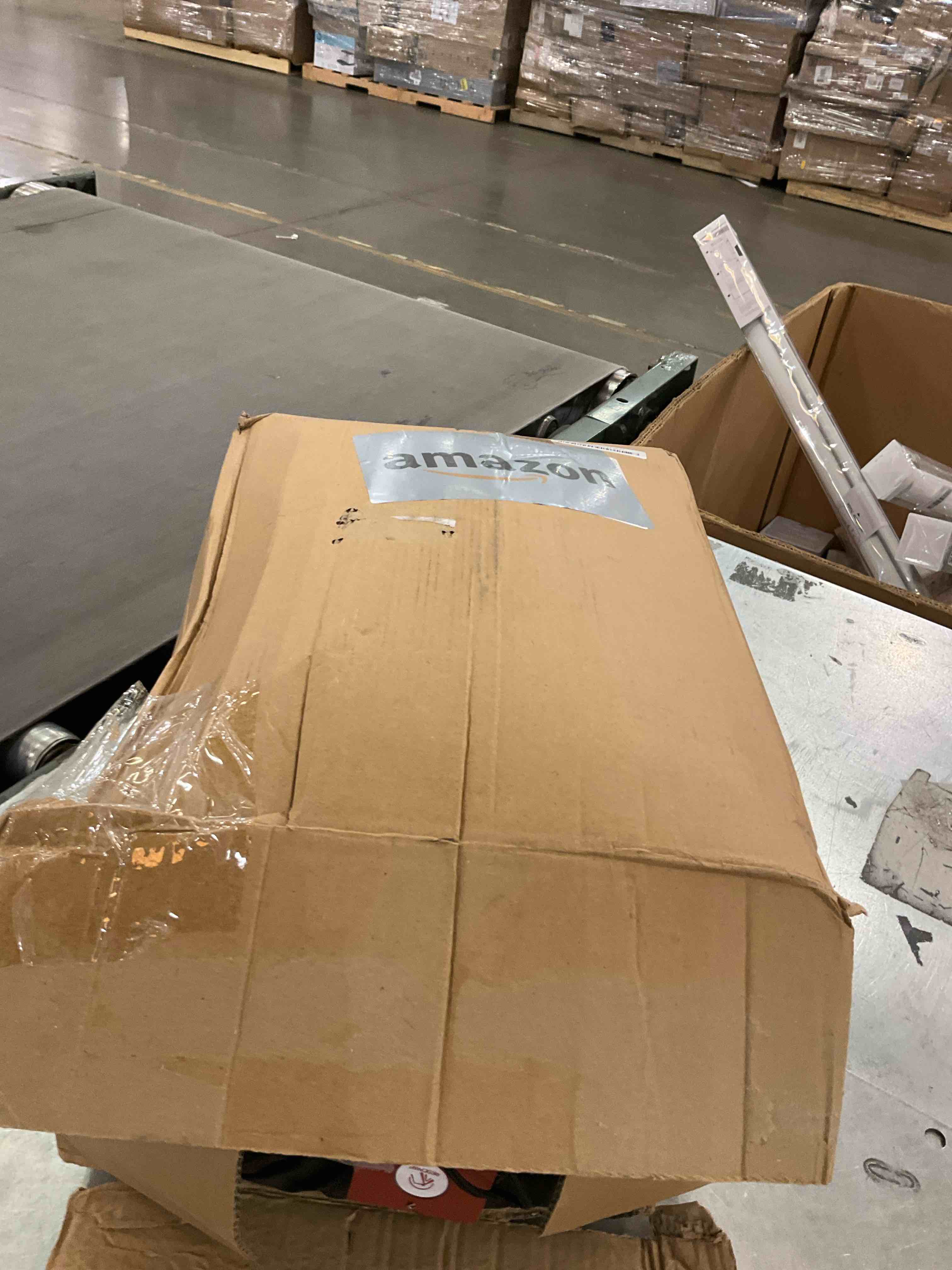 https://s3.amazonaws.com/lotting-images-prod/bidfta/GRA2309114_1747842836039.jpeg