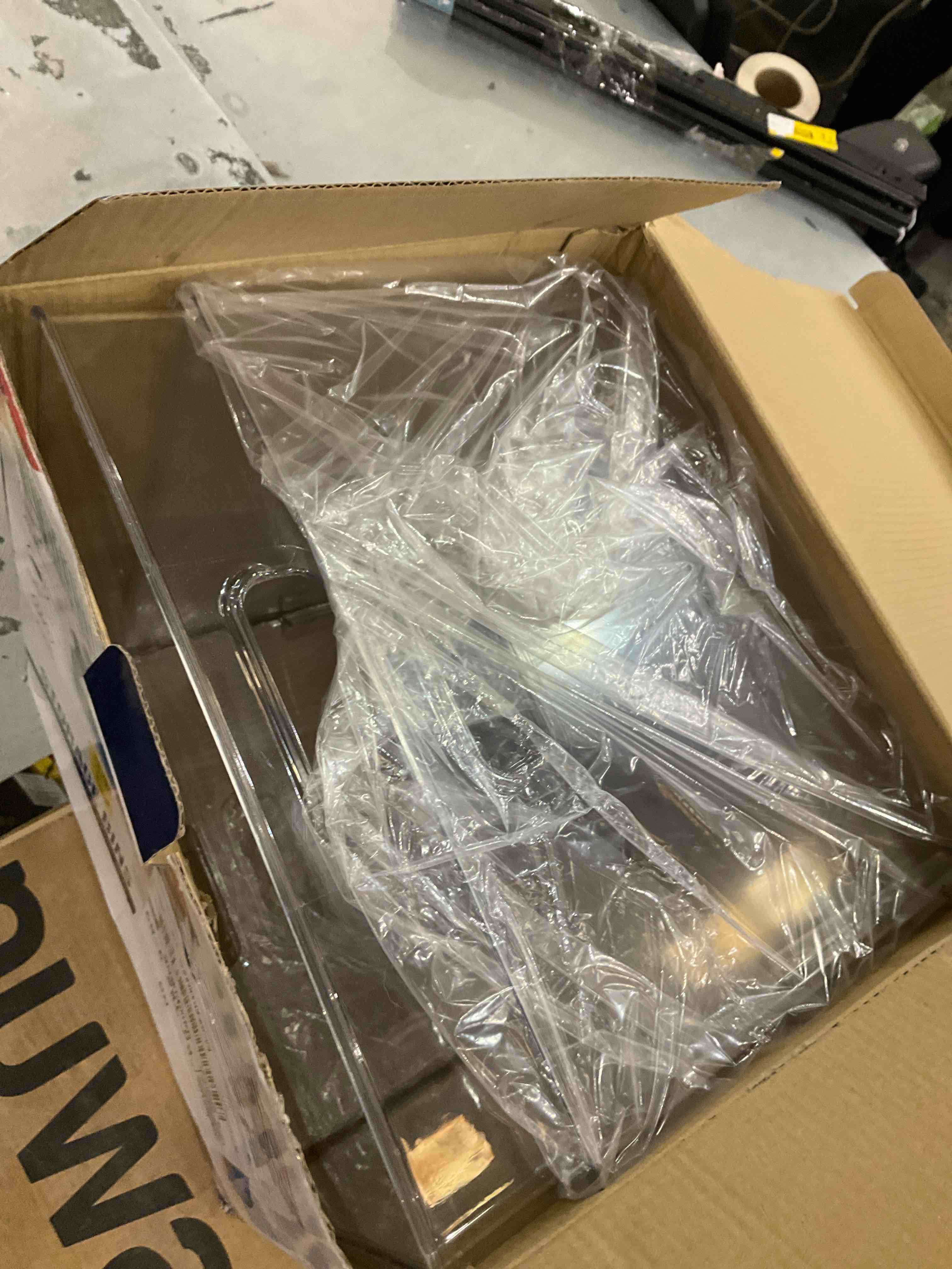 https://s3.amazonaws.com/lotting-images-prod/bidfta/GRA2309605_1748007686324.jpeg