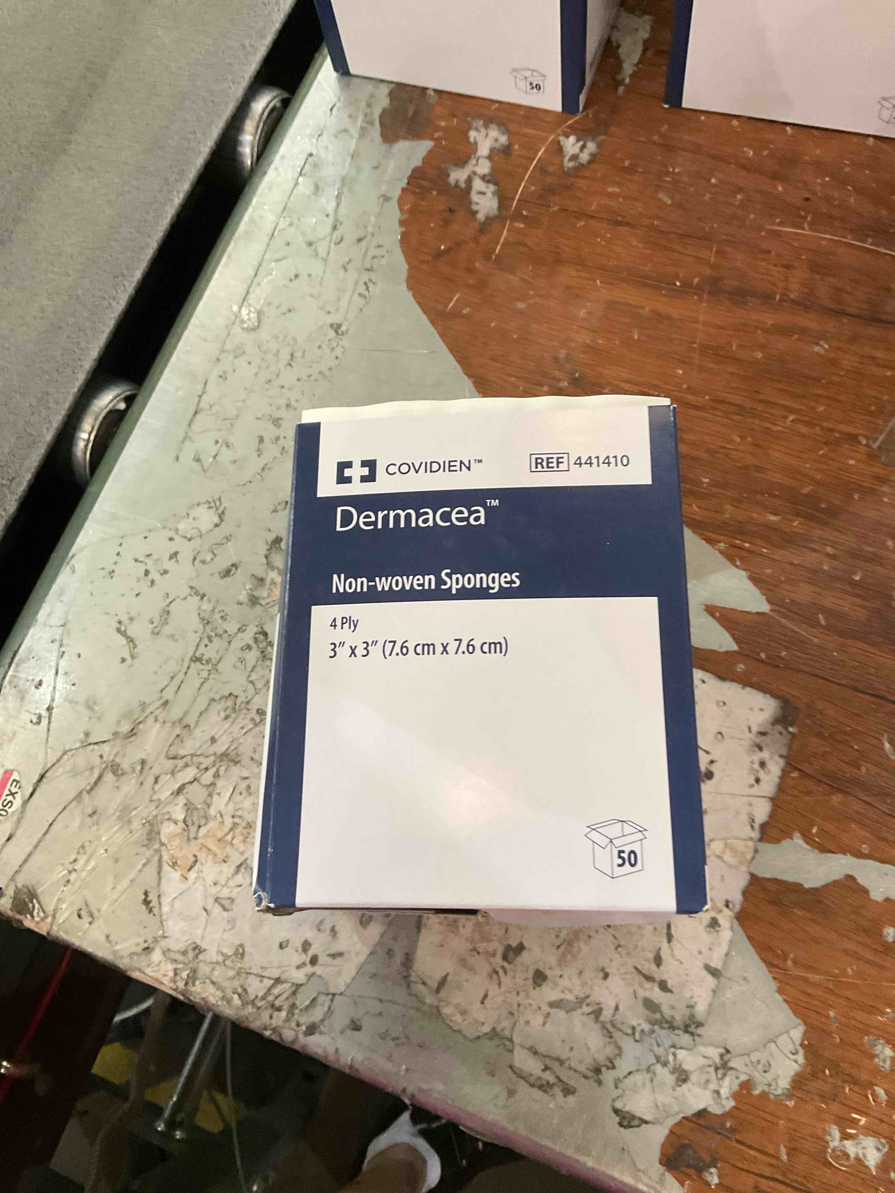 dermacea non woven sponges