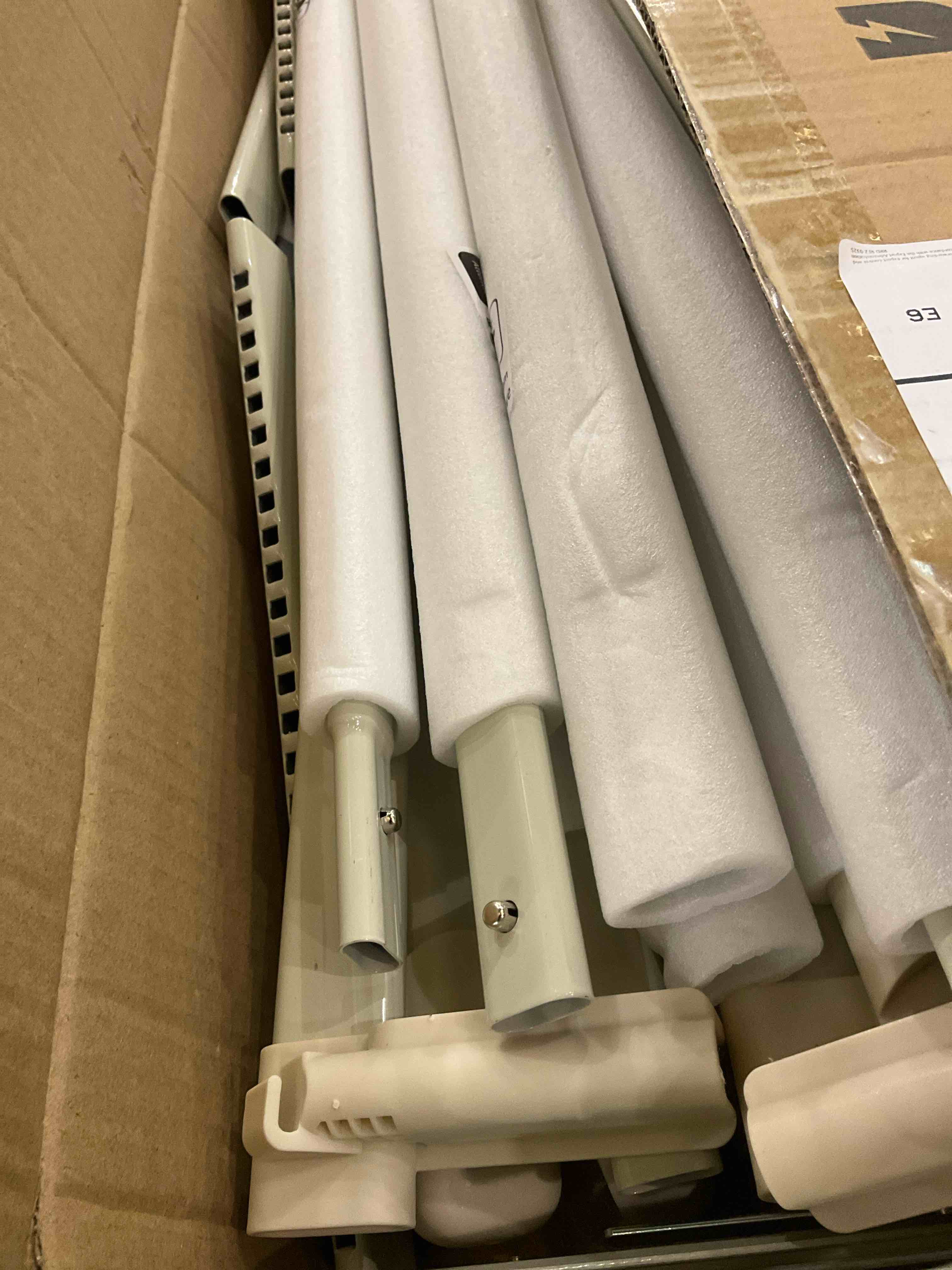 https://s3.amazonaws.com/lotting-images-prod/bidfta/GRA2310573_1748440237131.jpeg