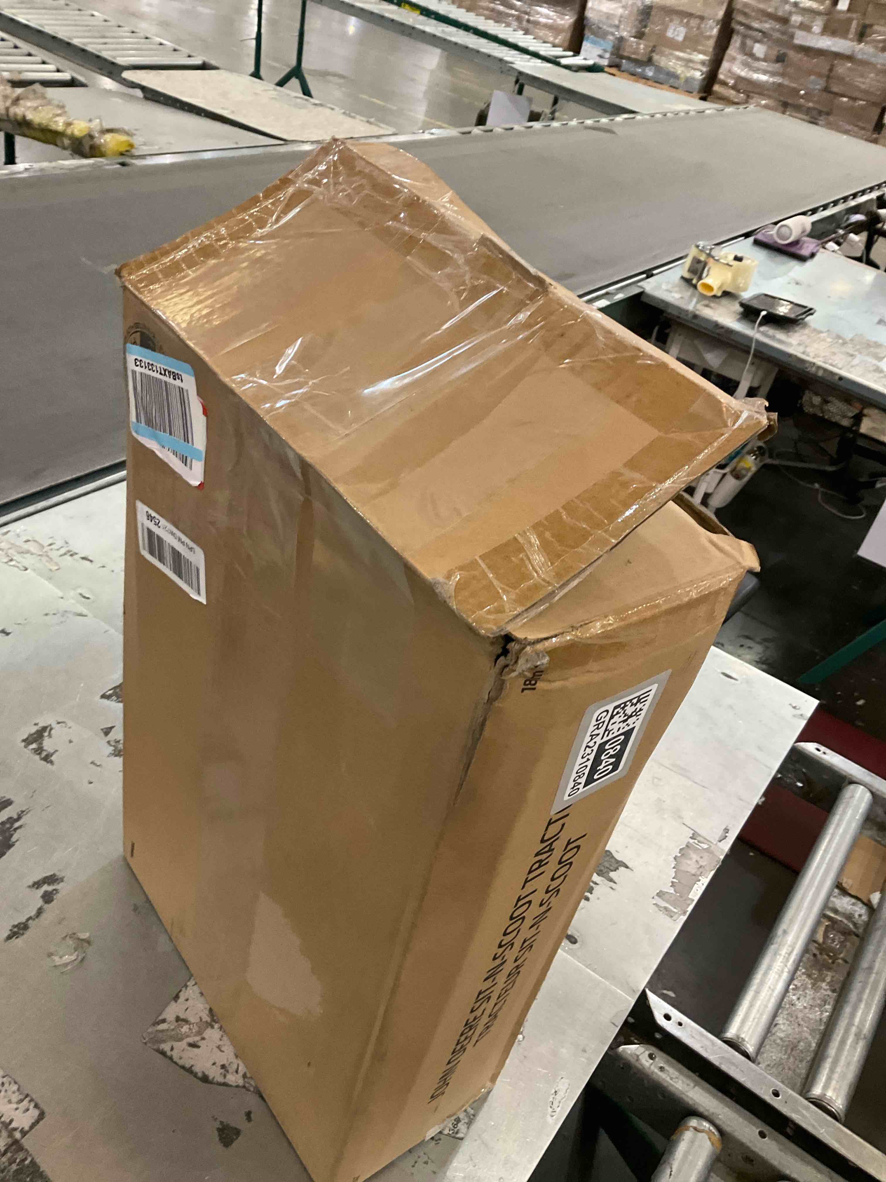 https://s3.amazonaws.com/lotting-images-prod/bidfta/GRA2310840_1748454858478.jpeg