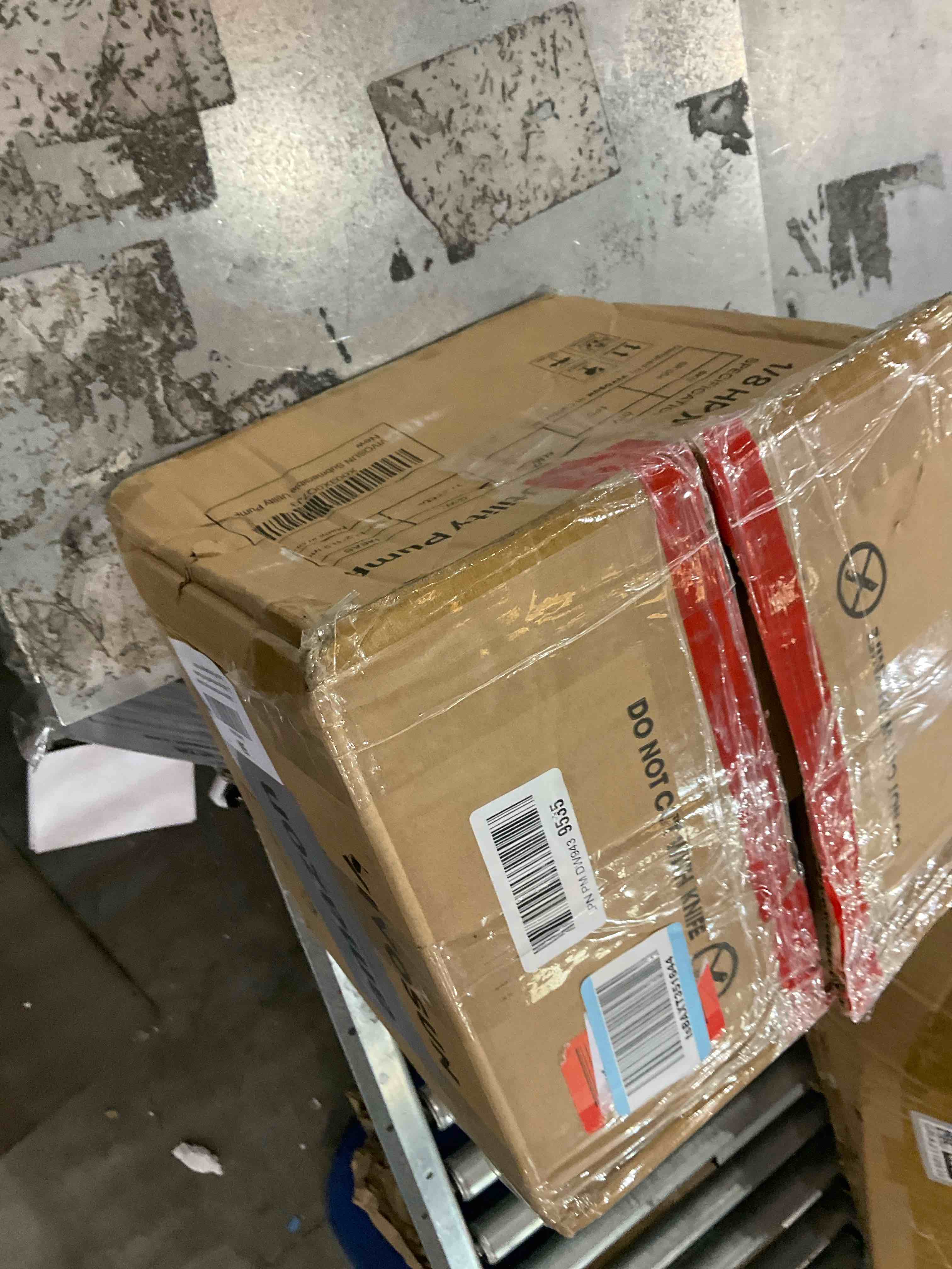 https://s3.amazonaws.com/lotting-images-prod/bidfta/GRA2310850_1748459644007.jpeg