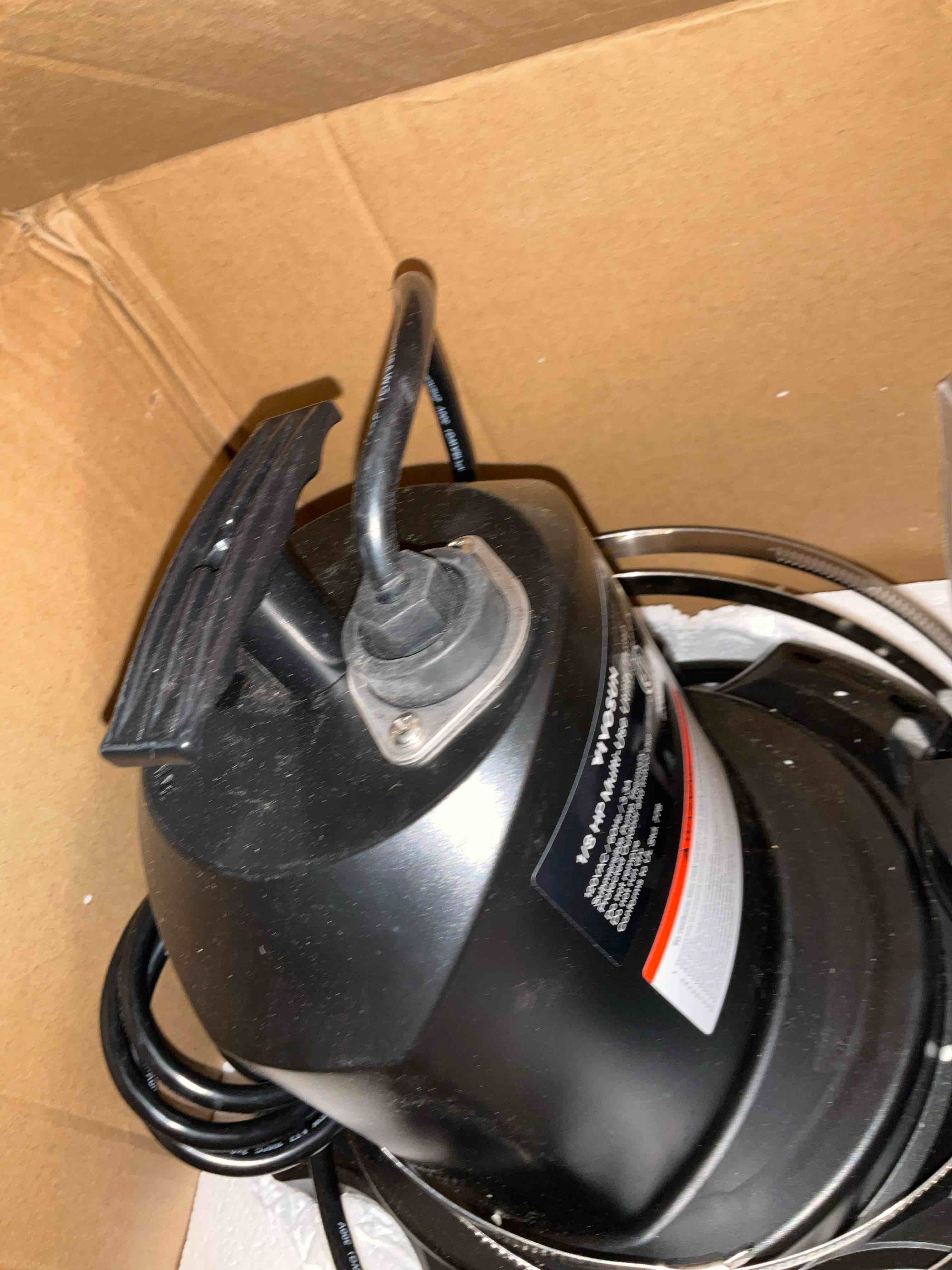 https://s3.amazonaws.com/lotting-images-prod/bidfta/GRA2310850_1748459655276.jpeg