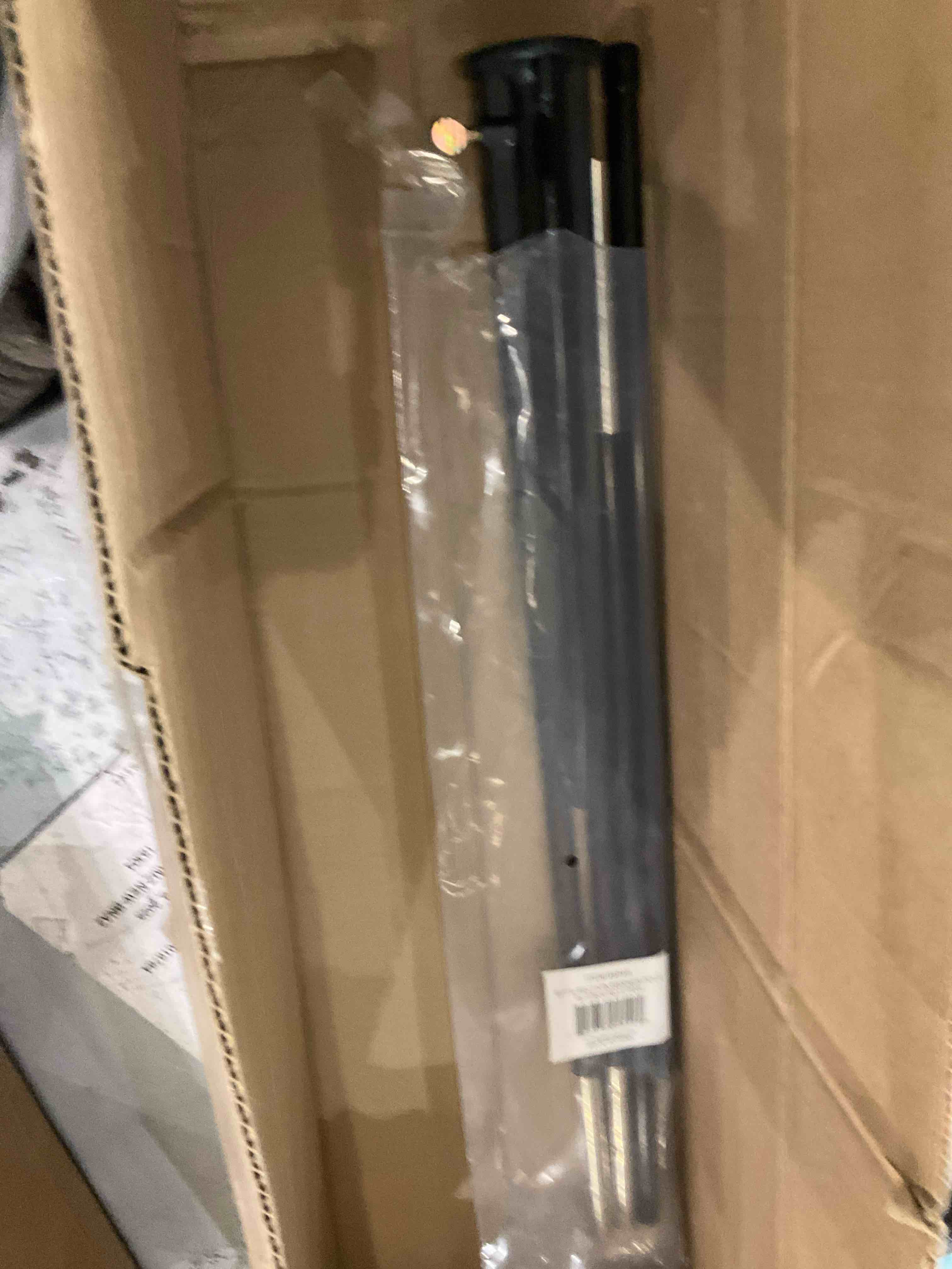 https://s3.amazonaws.com/lotting-images-prod/bidfta/GRA2311604_1748436534802.jpeg