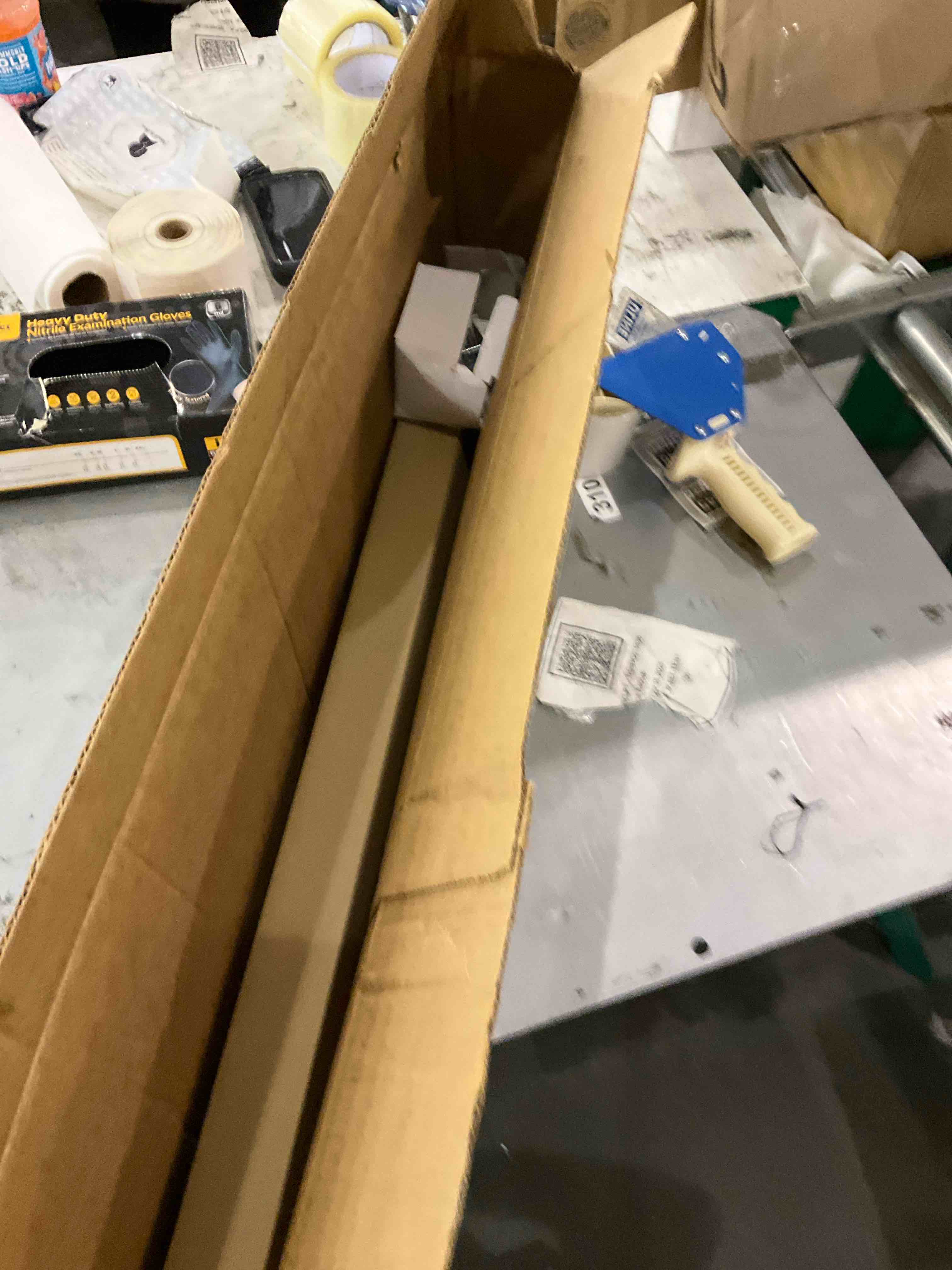 https://s3.amazonaws.com/lotting-images-prod/bidfta/GRA2311802_1748431393627.jpeg