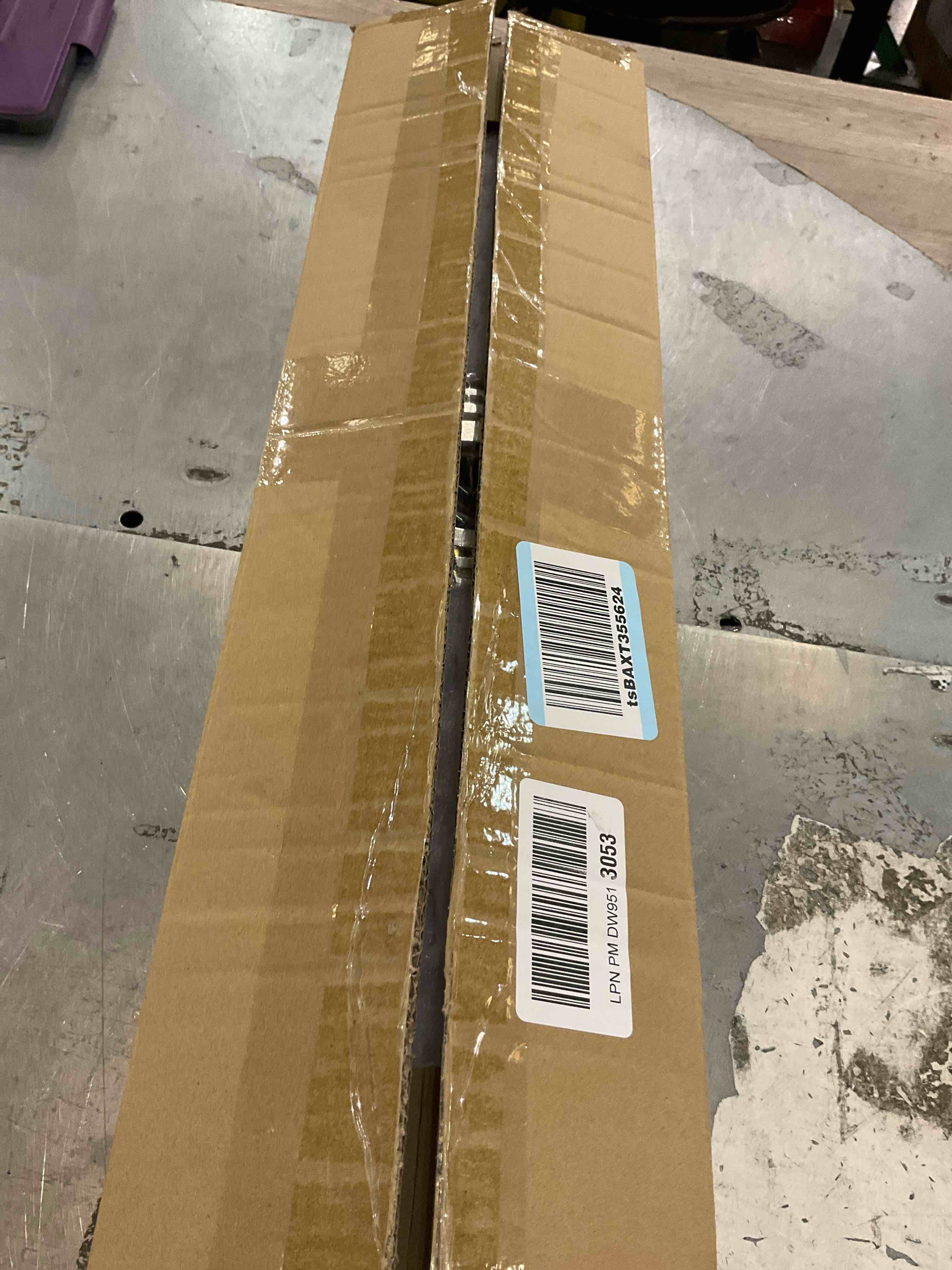 https://s3.amazonaws.com/lotting-images-prod/bidfta/GRA2312078_1748441578486.jpeg
