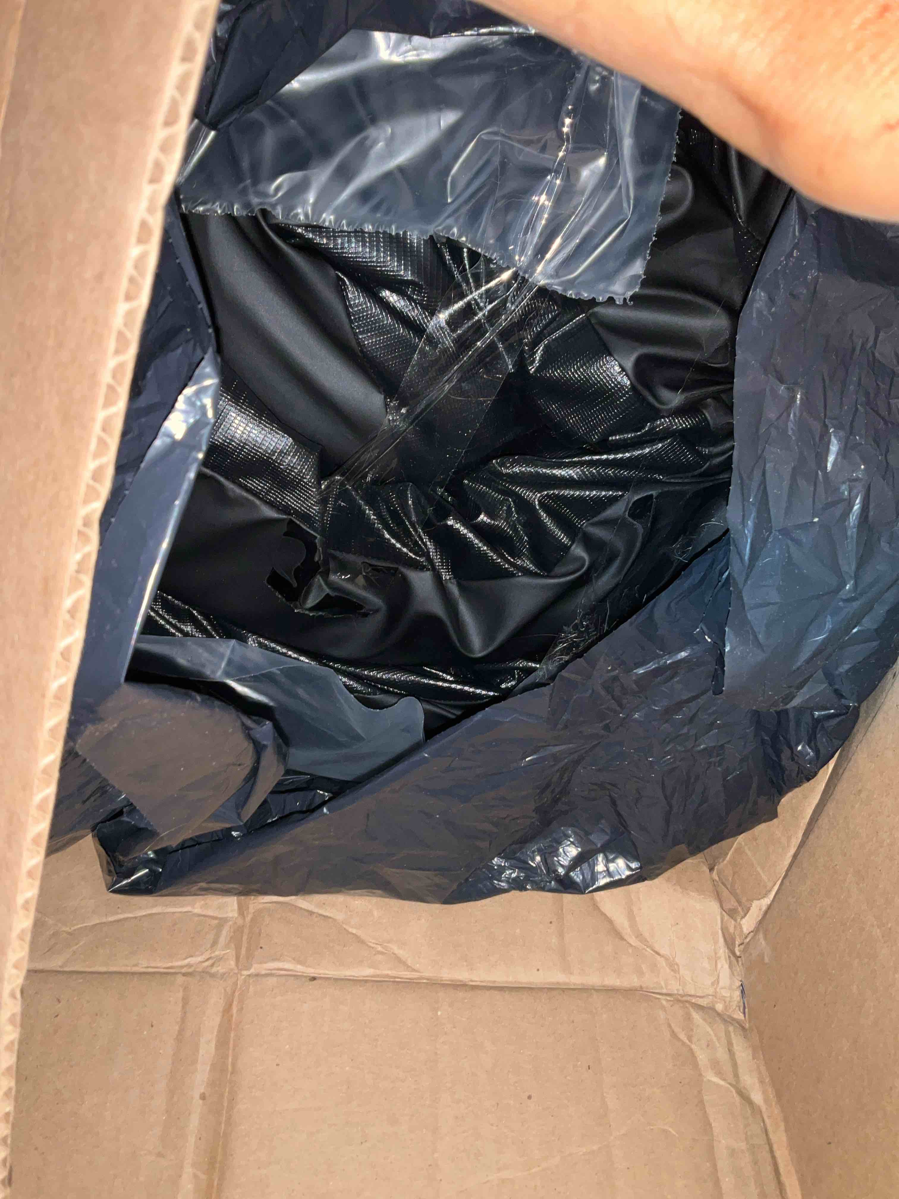 https://s3.amazonaws.com/lotting-images-prod/bidfta/GRA2312963_1748951262177.jpeg