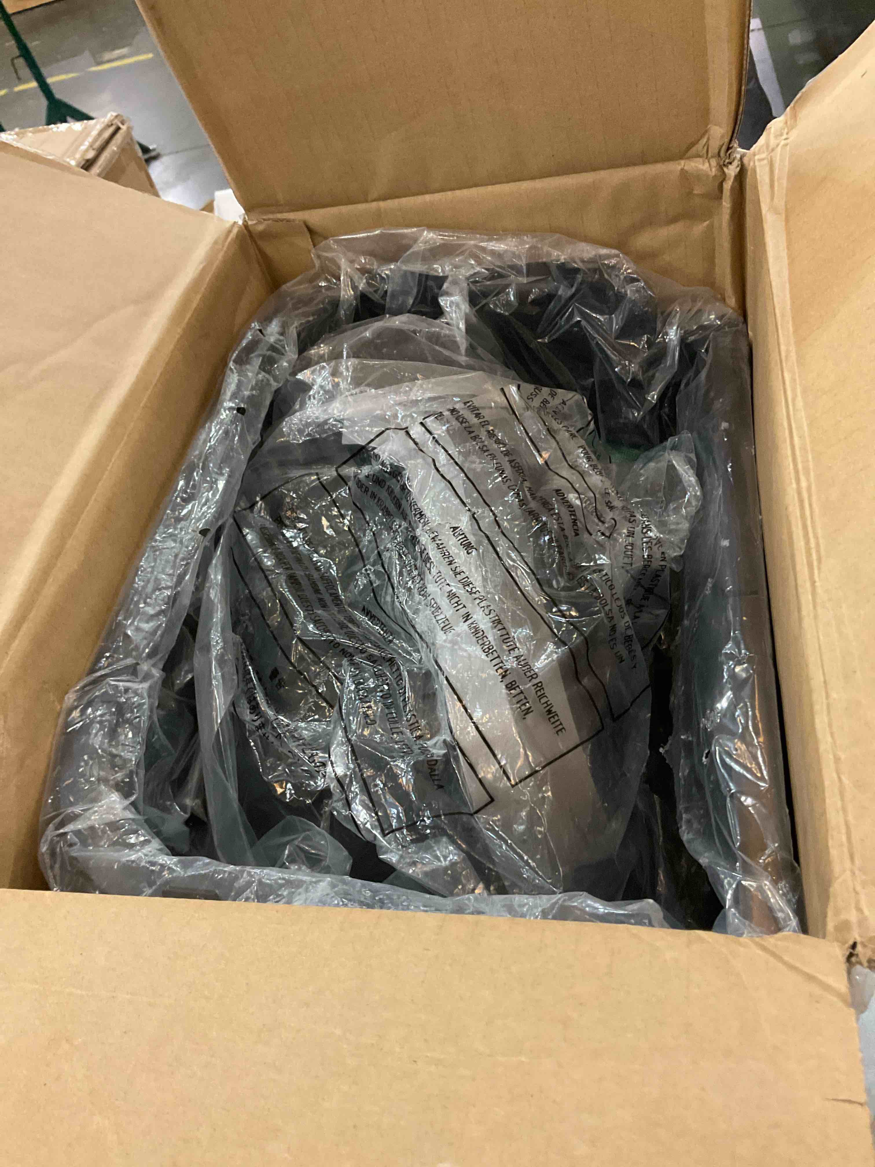 https://s3.amazonaws.com/lotting-images-prod/bidfta/GRA2313887_1749057960901.jpeg