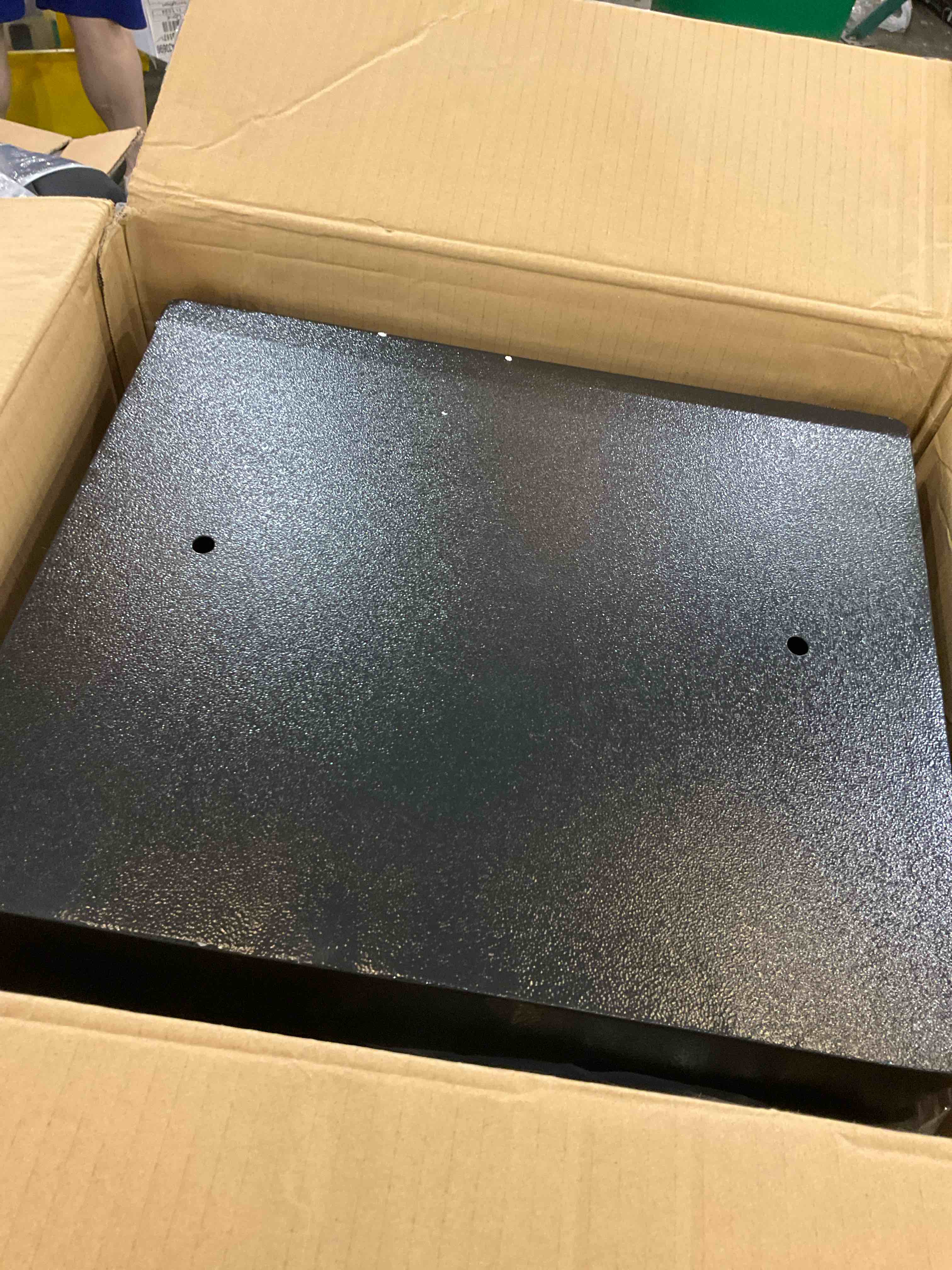 https://s3.amazonaws.com/lotting-images-prod/bidfta/GRA2314790_1748527055333.jpeg