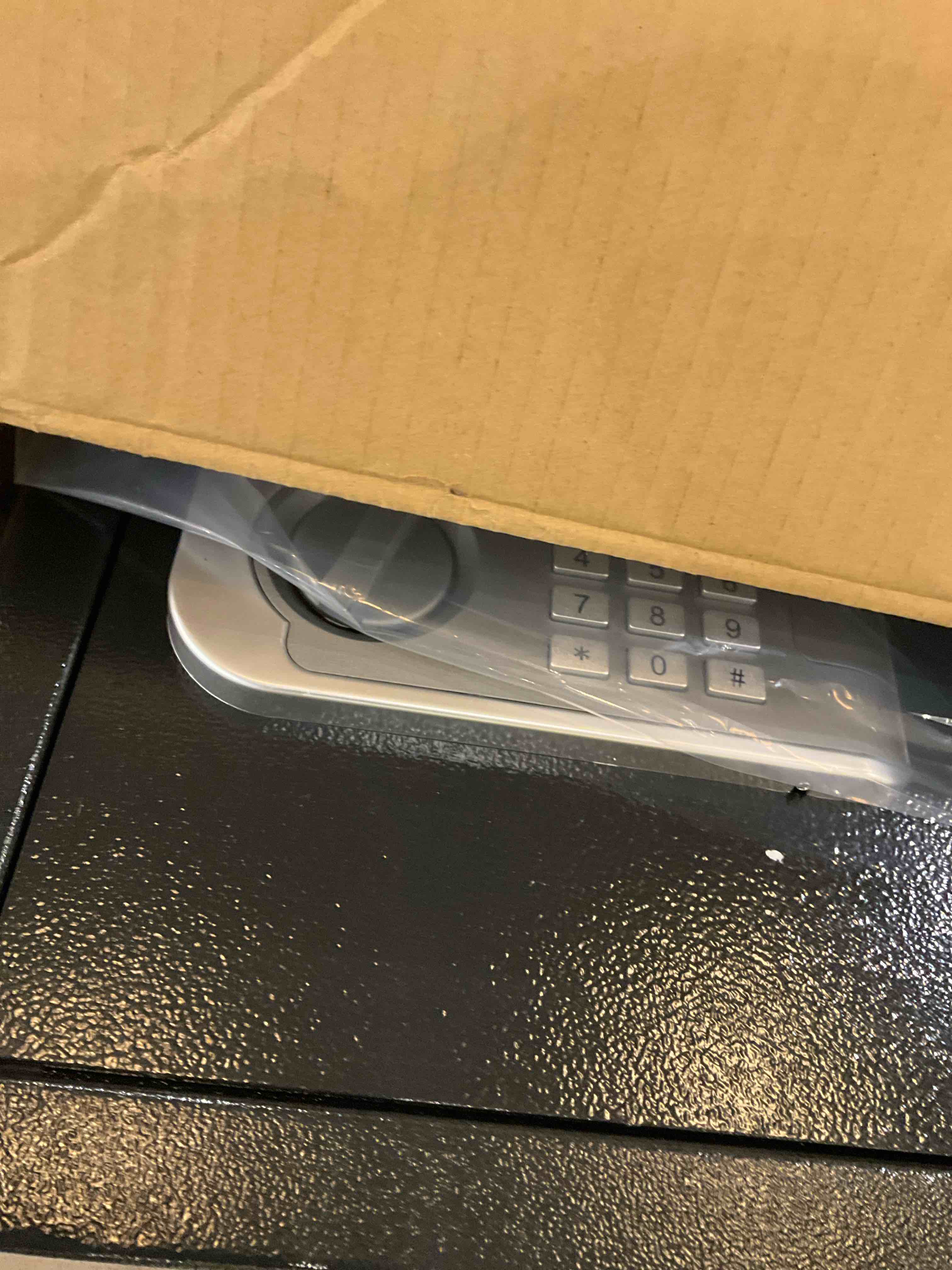 https://s3.amazonaws.com/lotting-images-prod/bidfta/GRA2314790_1748527075801.jpeg