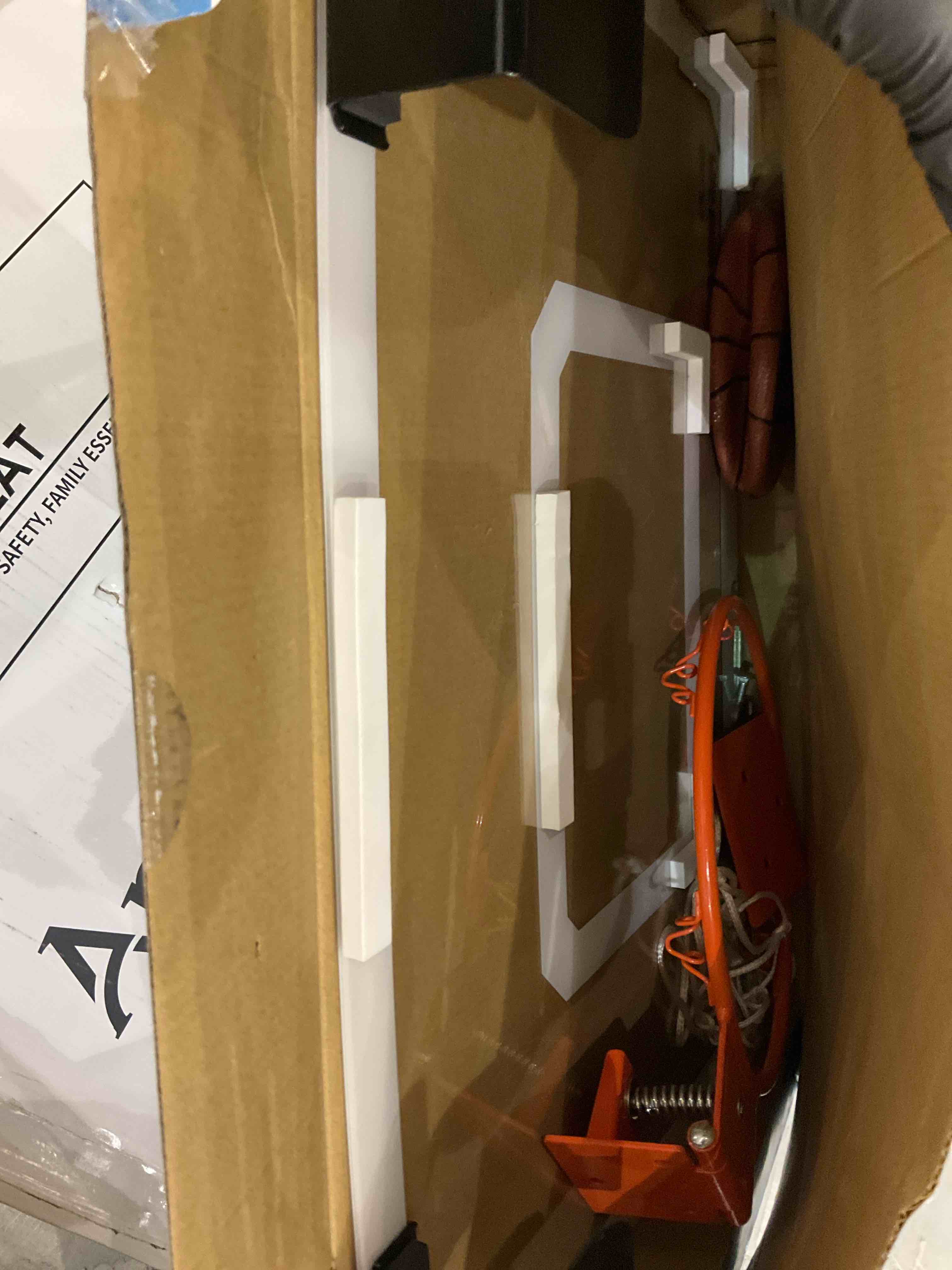 https://s3.amazonaws.com/lotting-images-prod/bidfta/GRA2315014_1748532656786.jpeg