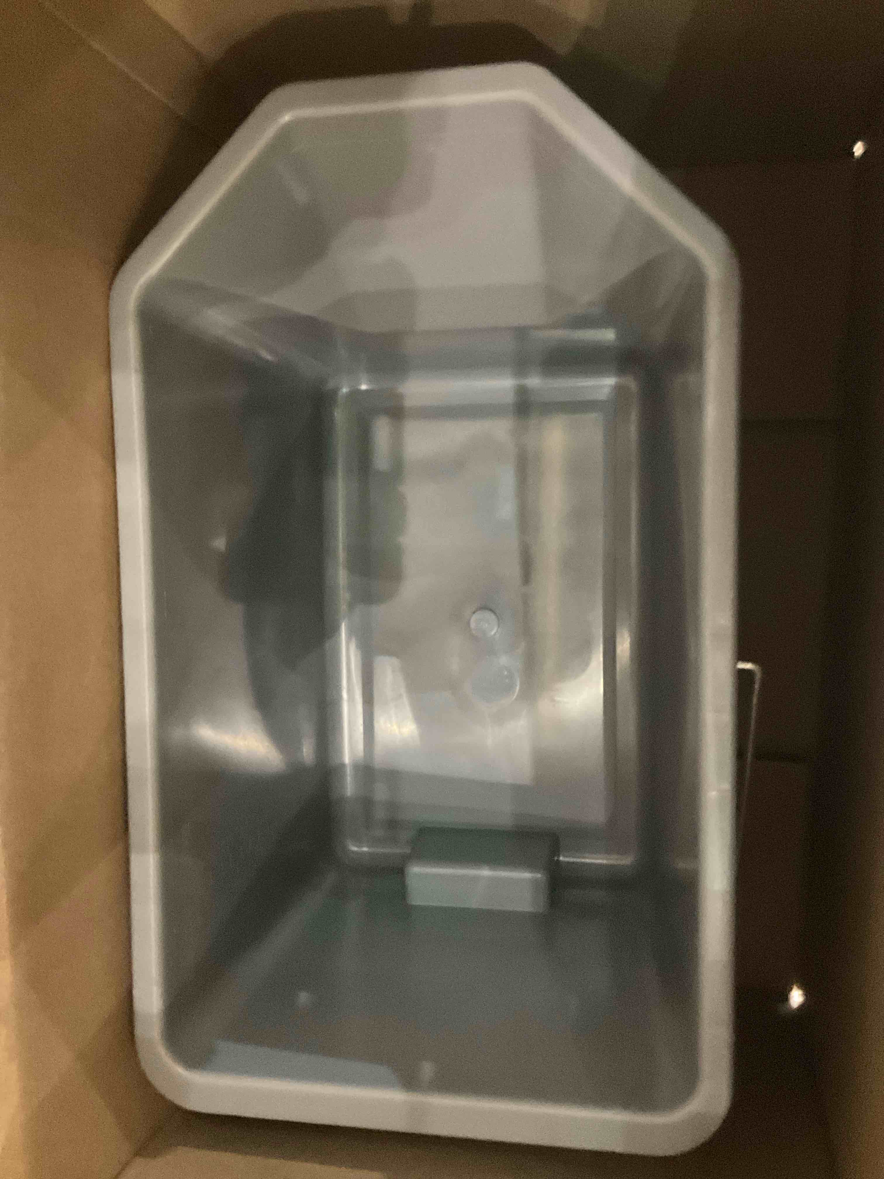 https://s3.amazonaws.com/lotting-images-prod/bidfta/GRA2315137_1748541279050.jpeg