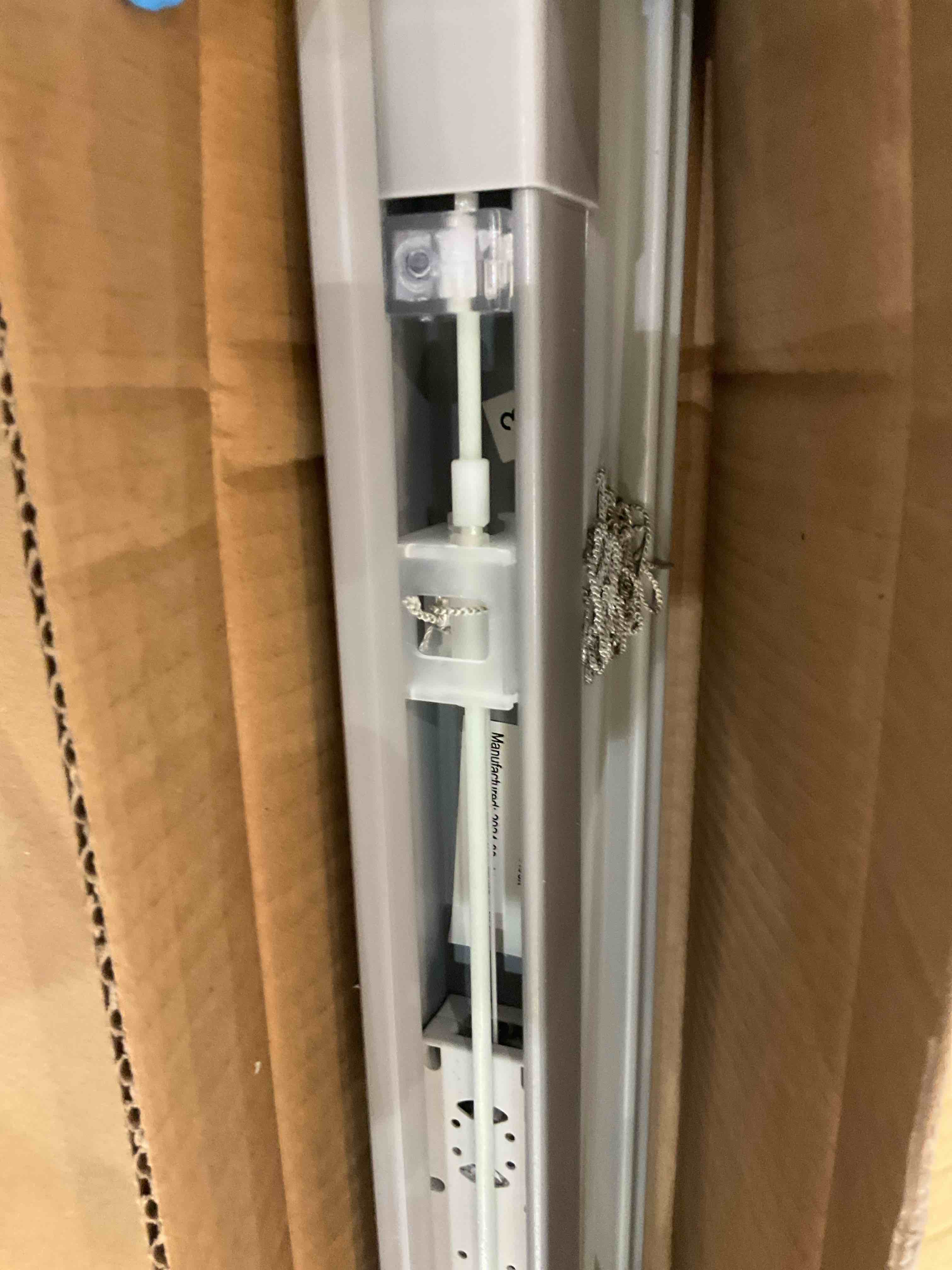 https://s3.amazonaws.com/lotting-images-prod/bidfta/GRA2315209_1748545291712.jpeg