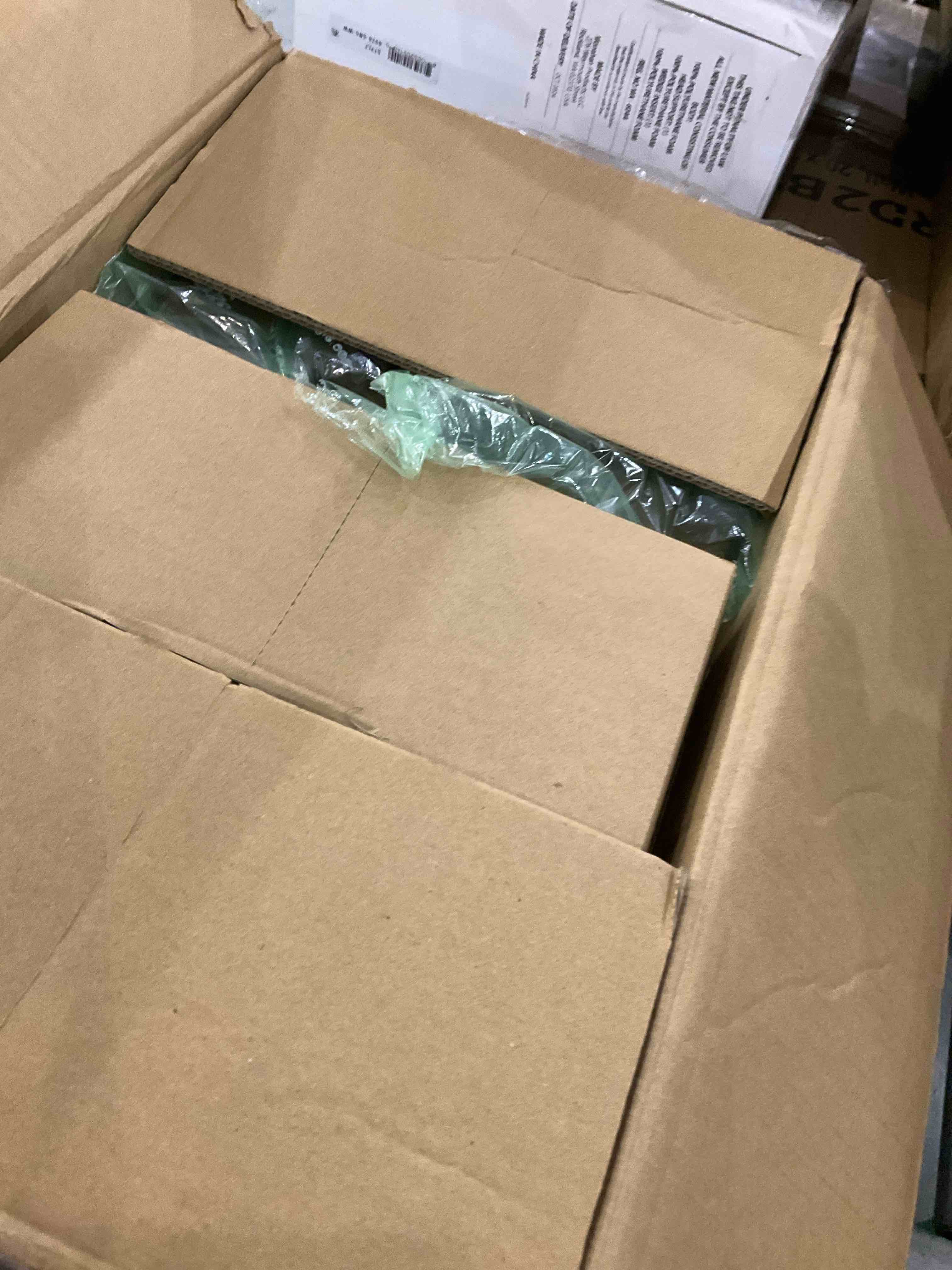 https://s3.amazonaws.com/lotting-images-prod/bidfta/GRA2315214_1748863676546.jpeg