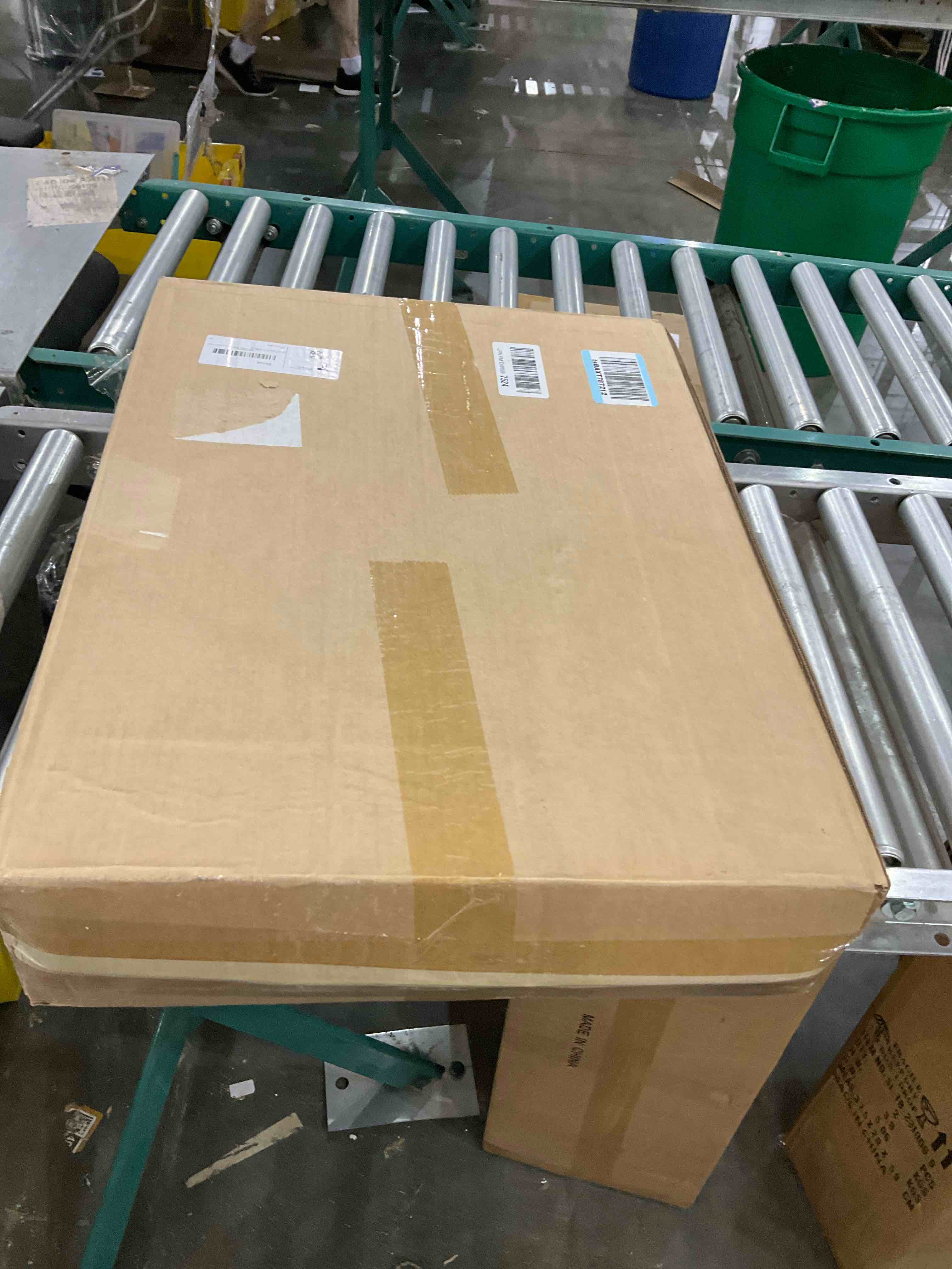 https://s3.amazonaws.com/lotting-images-prod/bidfta/GRA2315638_1748889544698.jpeg
