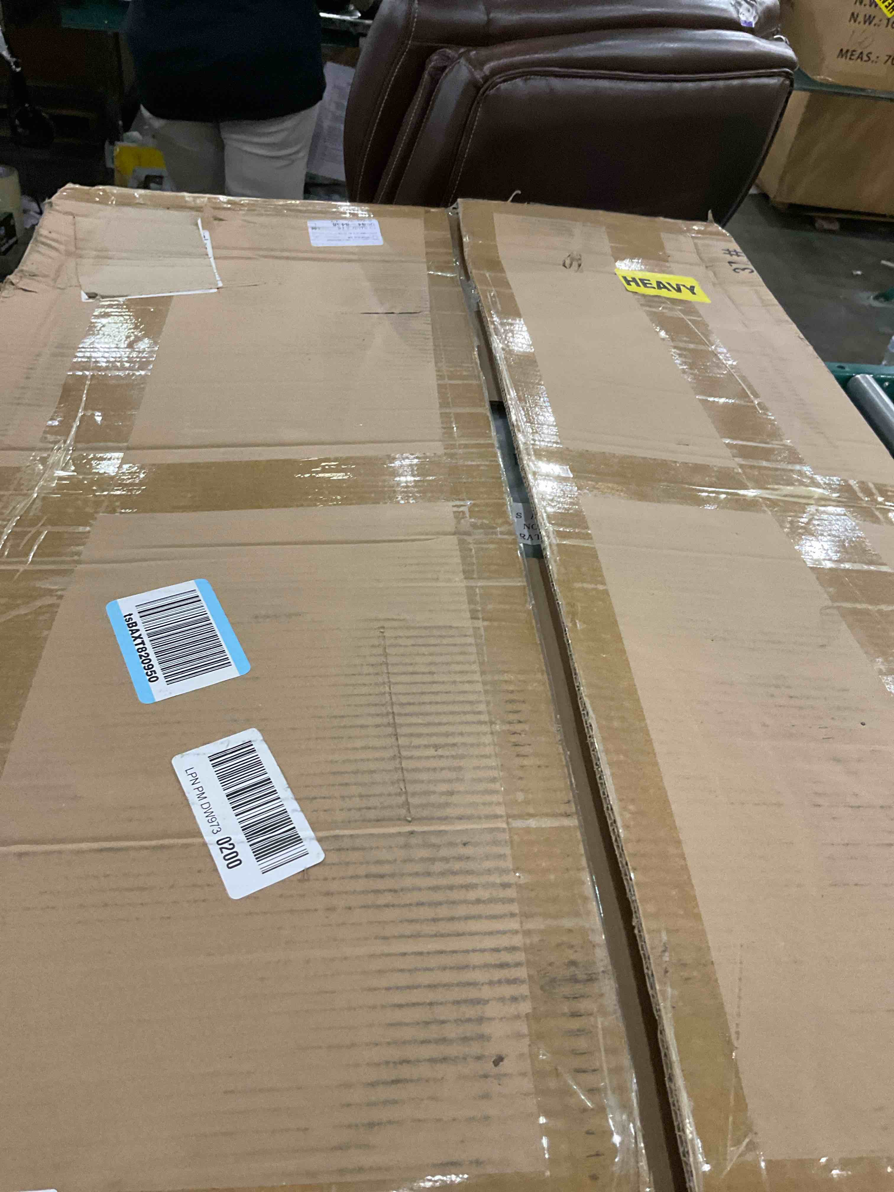 https://s3.amazonaws.com/lotting-images-prod/bidfta/GRA2315865_1748952969113.jpeg