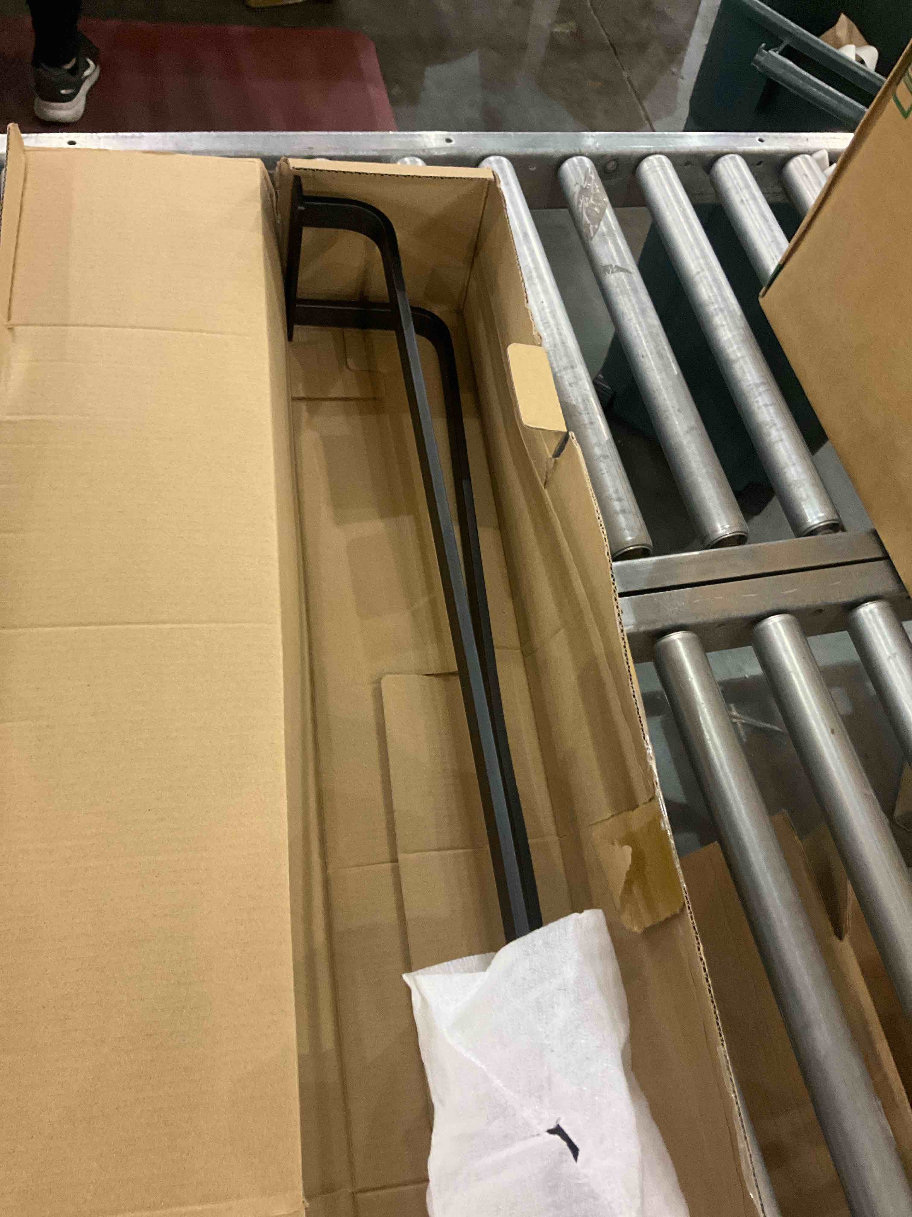https://s3.amazonaws.com/lotting-images-prod/bidfta/GRA2315991_1748952844727.jpeg