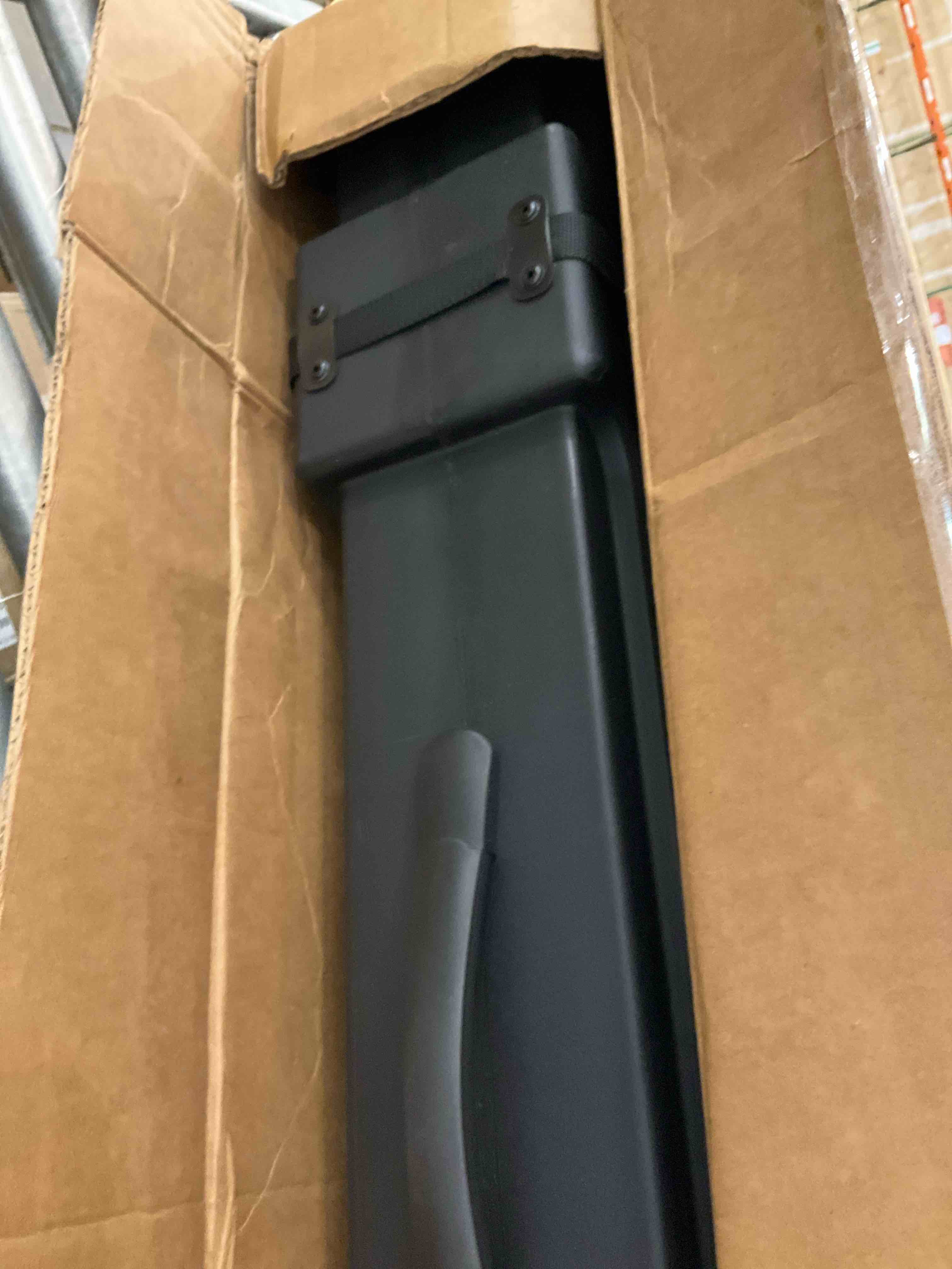 https://s3.amazonaws.com/lotting-images-prod/bidfta/GRA2317173_1747923340222.jpeg