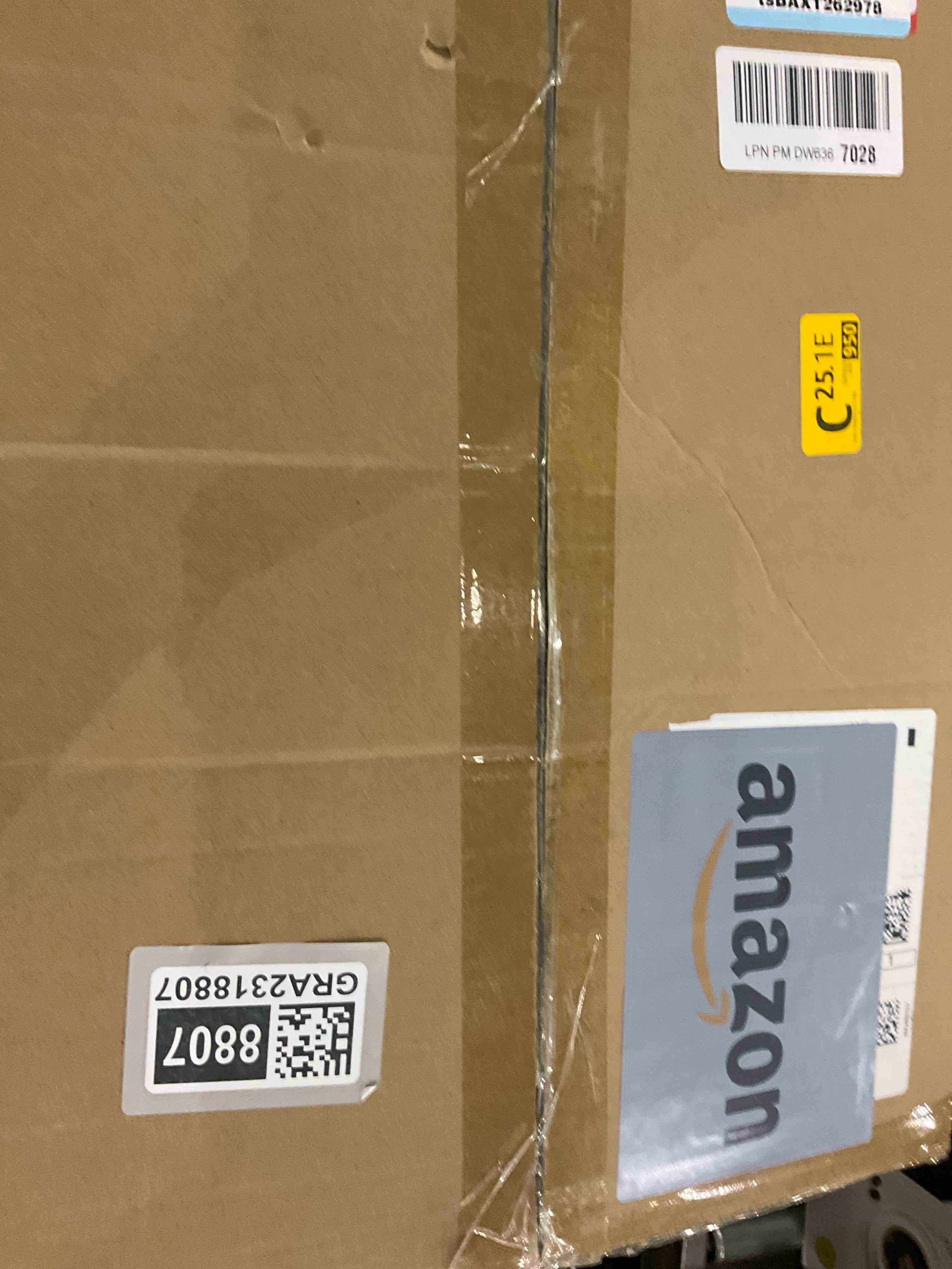 https://s3.amazonaws.com/lotting-images-prod/bidfta/GRA2318807_1748431356369.jpeg
