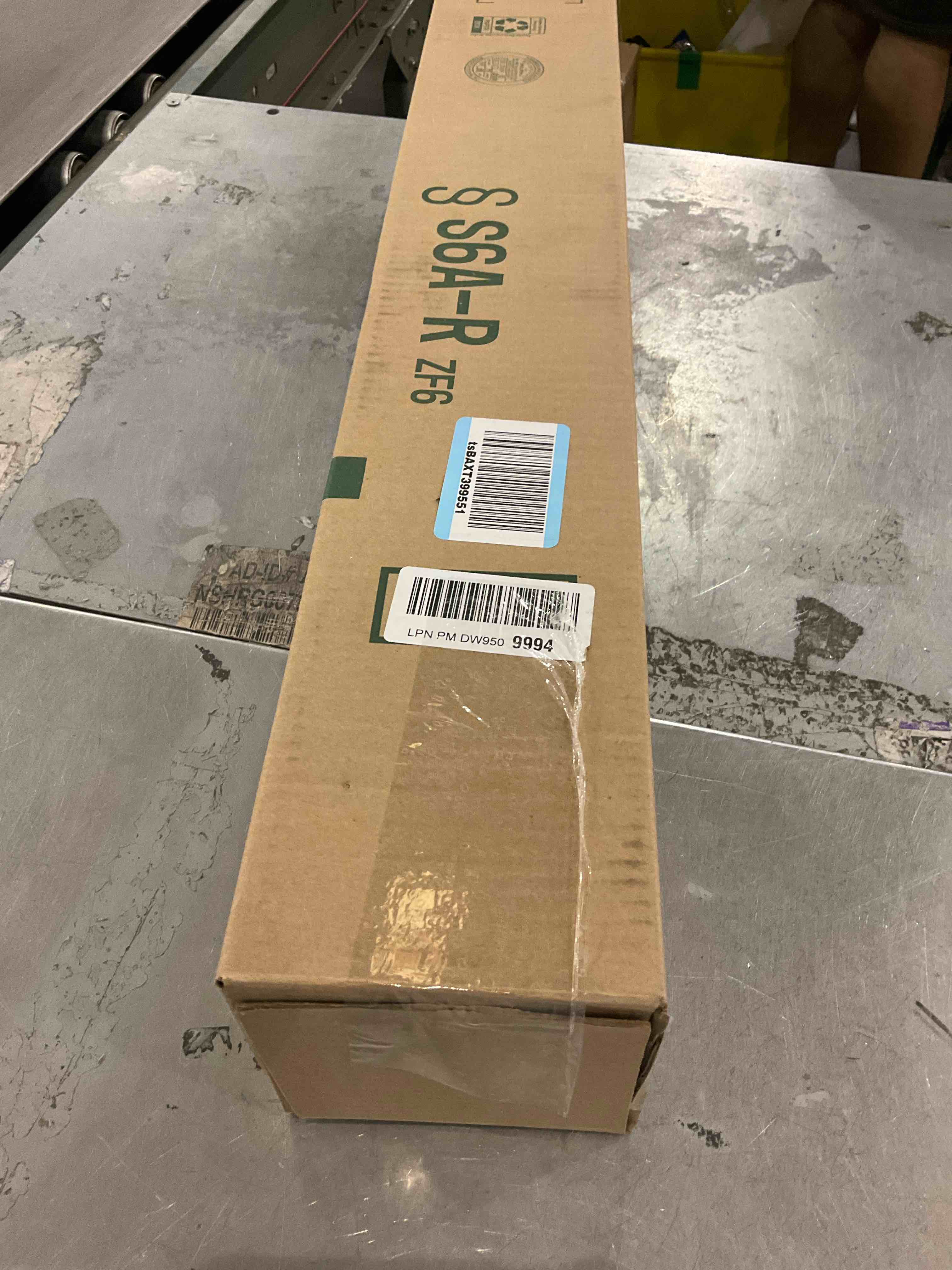 https://s3.amazonaws.com/lotting-images-prod/bidfta/GRA2318936_1748436664233.jpeg