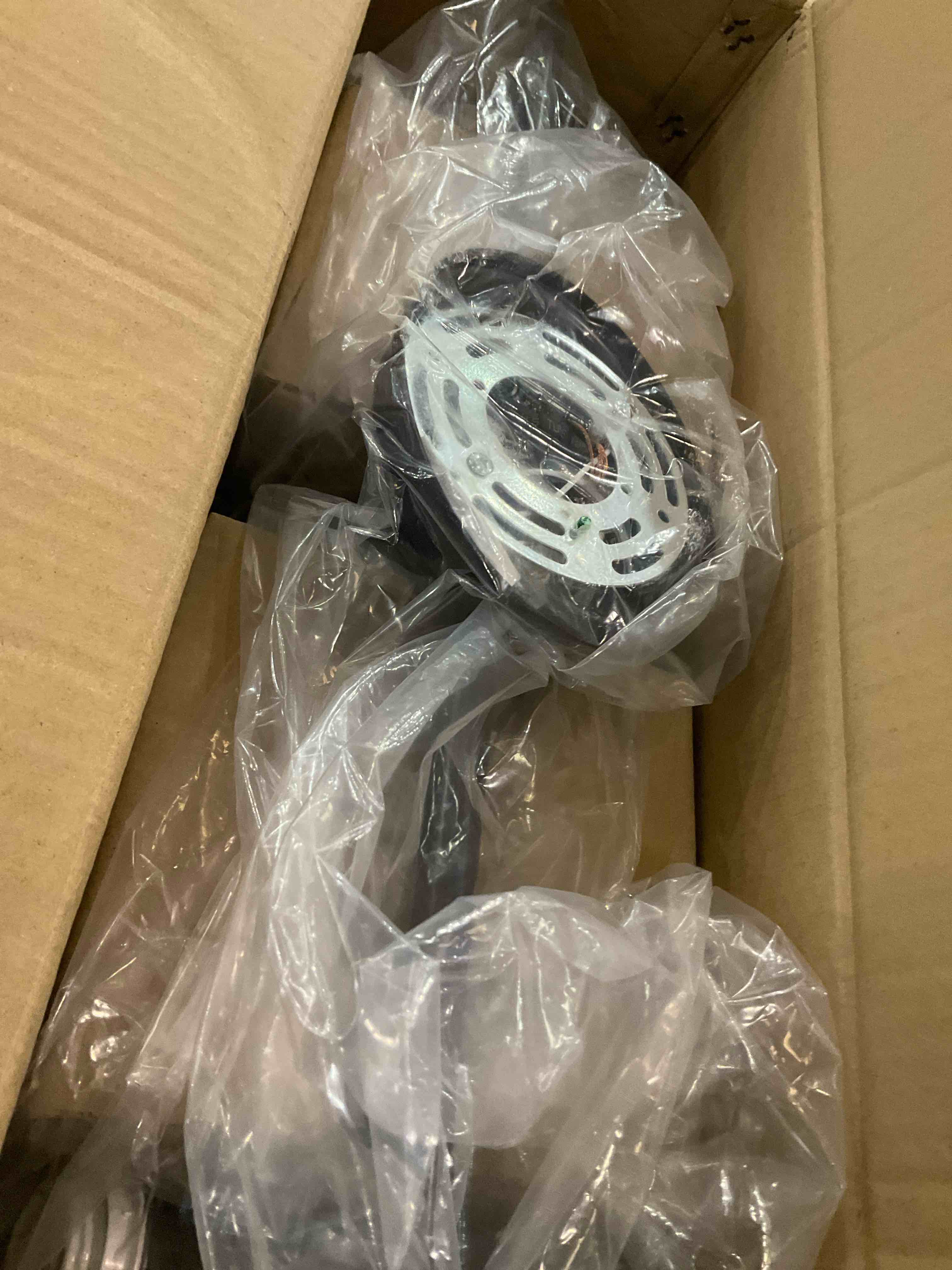 https://s3.amazonaws.com/lotting-images-prod/bidfta/GRA2319039_1748440242513.jpeg