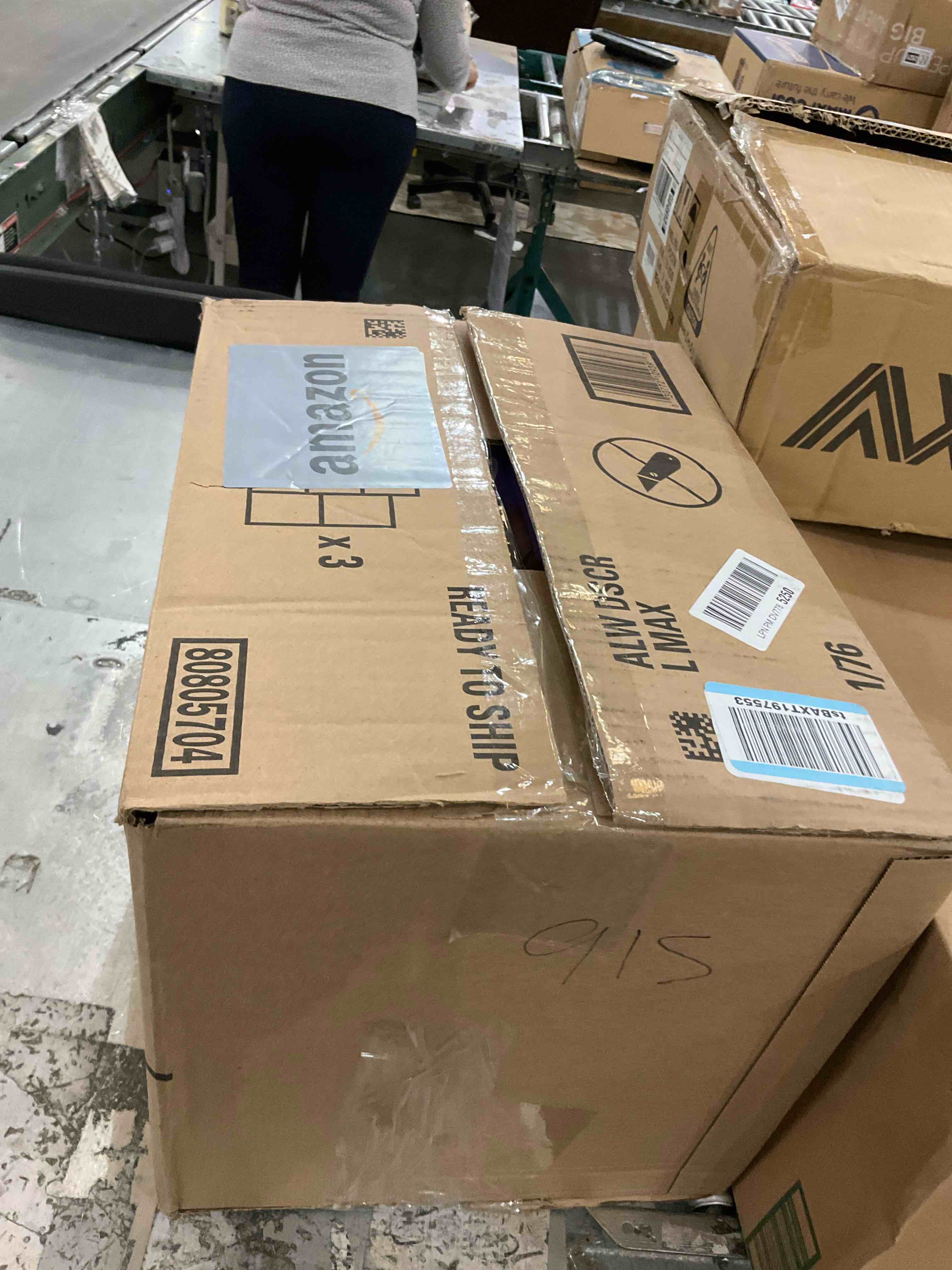 https://s3.amazonaws.com/lotting-images-prod/bidfta/GRA2319666_1748543008395.jpeg