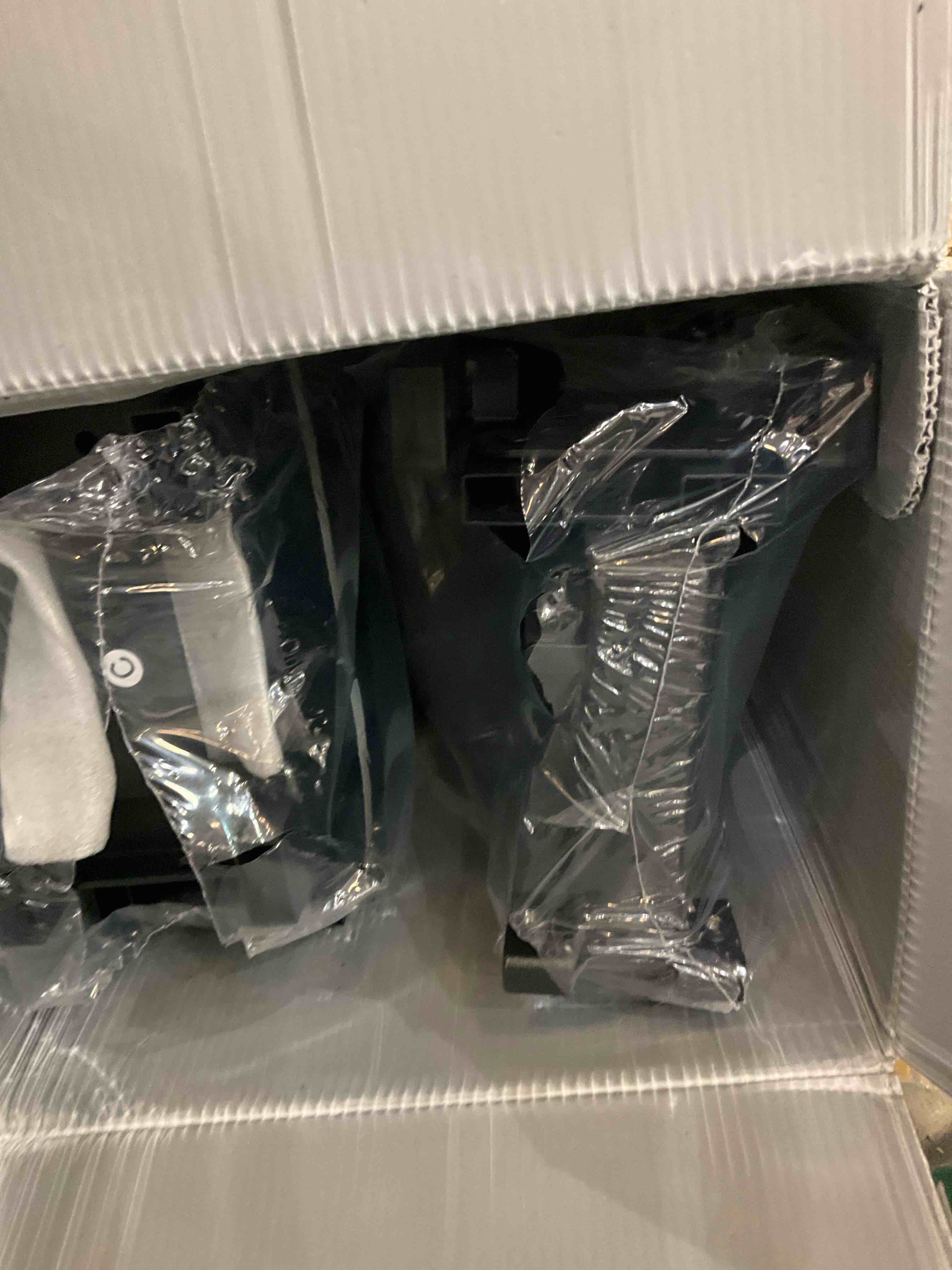 https://s3.amazonaws.com/lotting-images-prod/bidfta/GRA2319677_1748543733742.jpeg