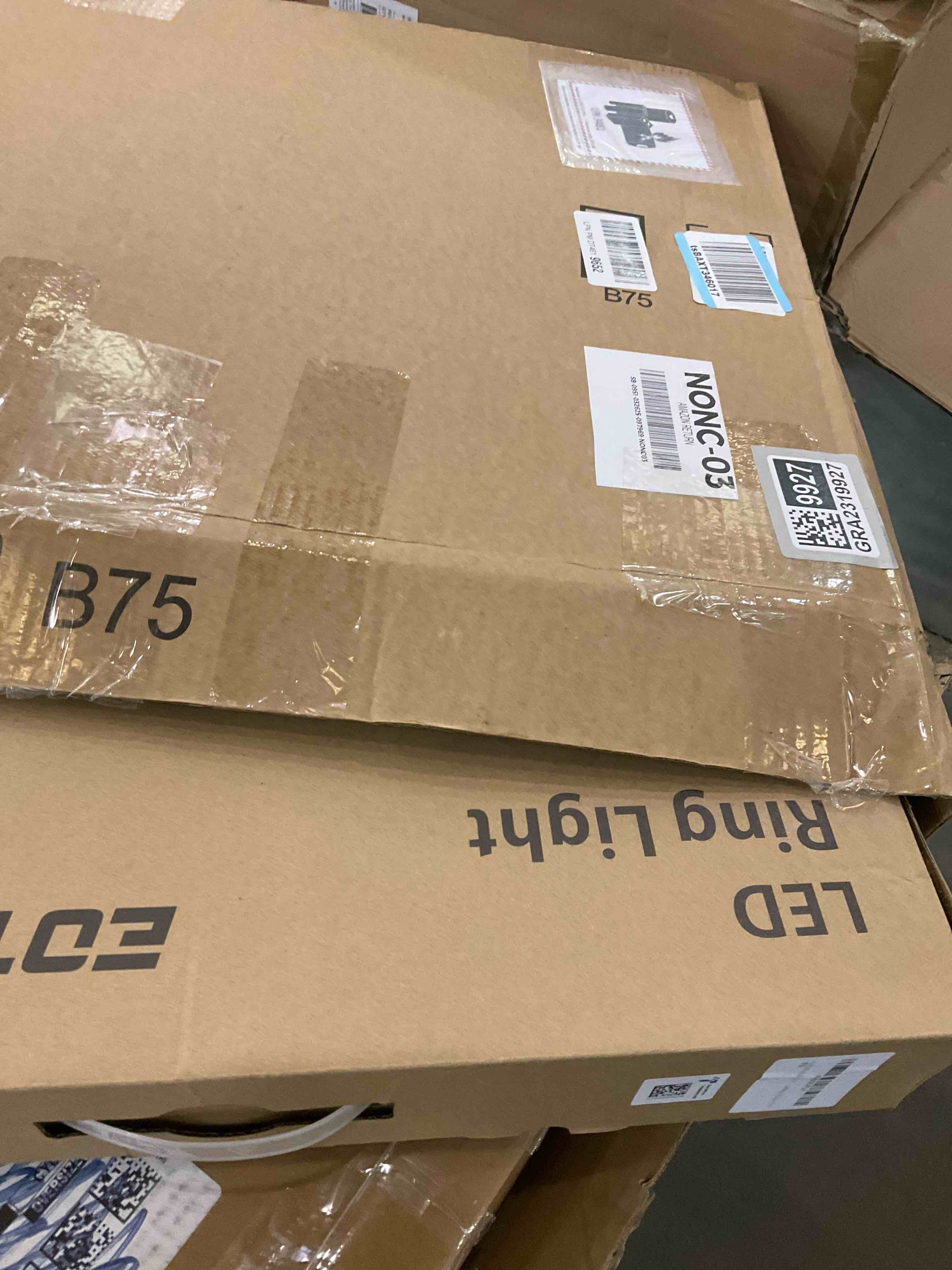 https://s3.amazonaws.com/lotting-images-prod/bidfta/GRA2319927_1749045115957.jpeg