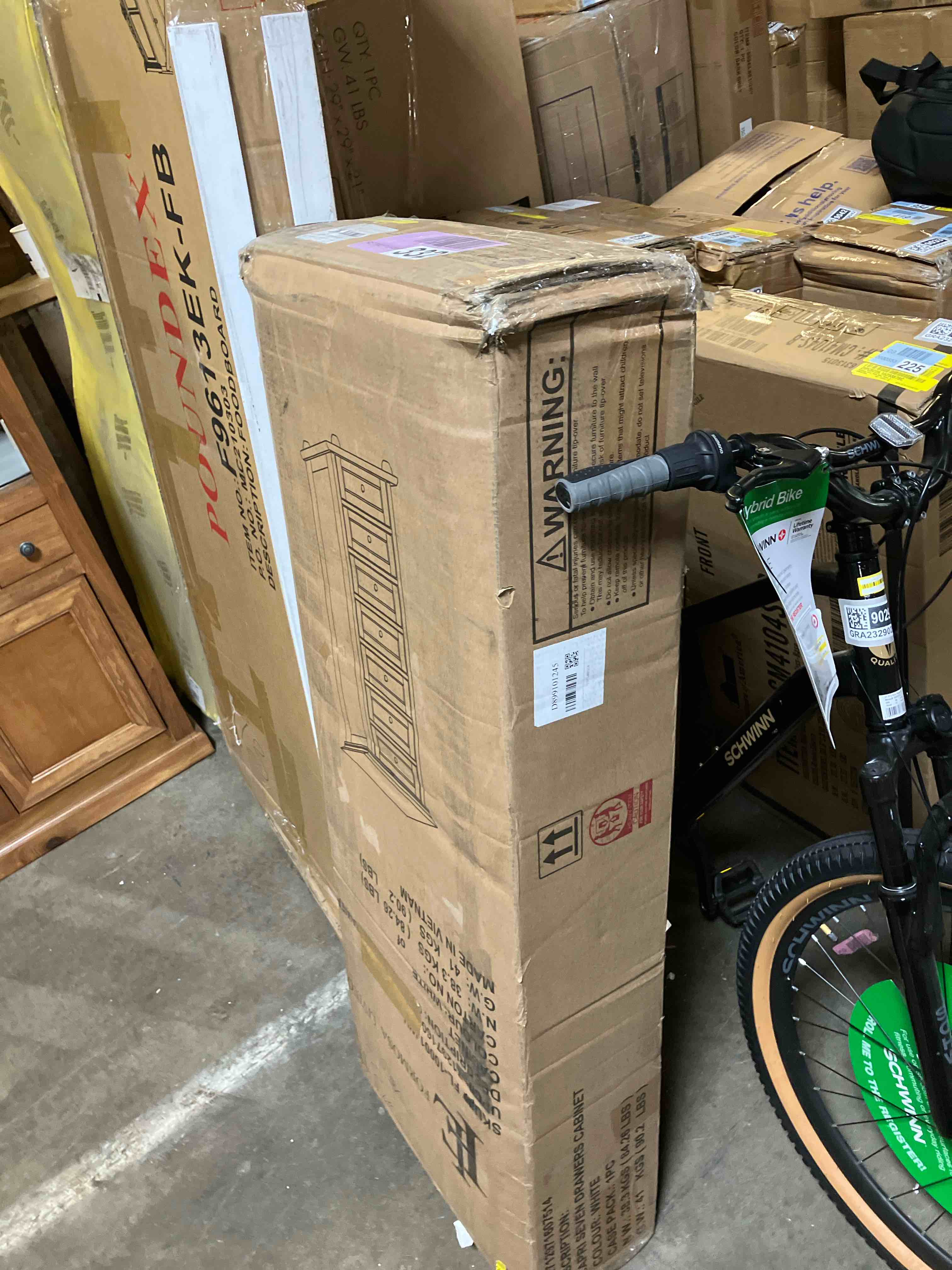 https://s3.amazonaws.com/lotting-images-prod/bidfta/GRA2329026_1752151866935.jpeg
