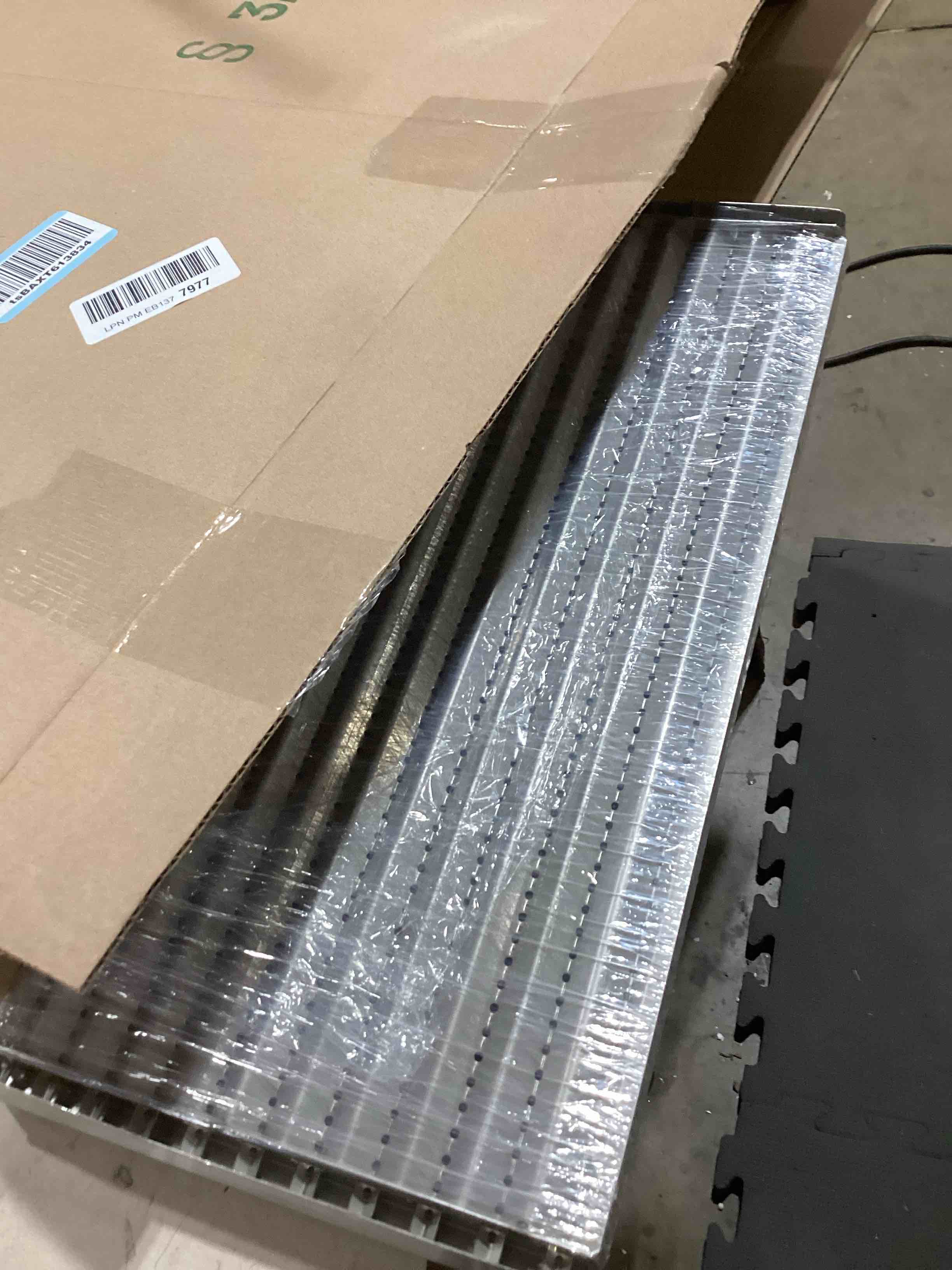 https://s3.amazonaws.com/lotting-images-prod/bidfta/GRA2368048_1755691616614.jpeg