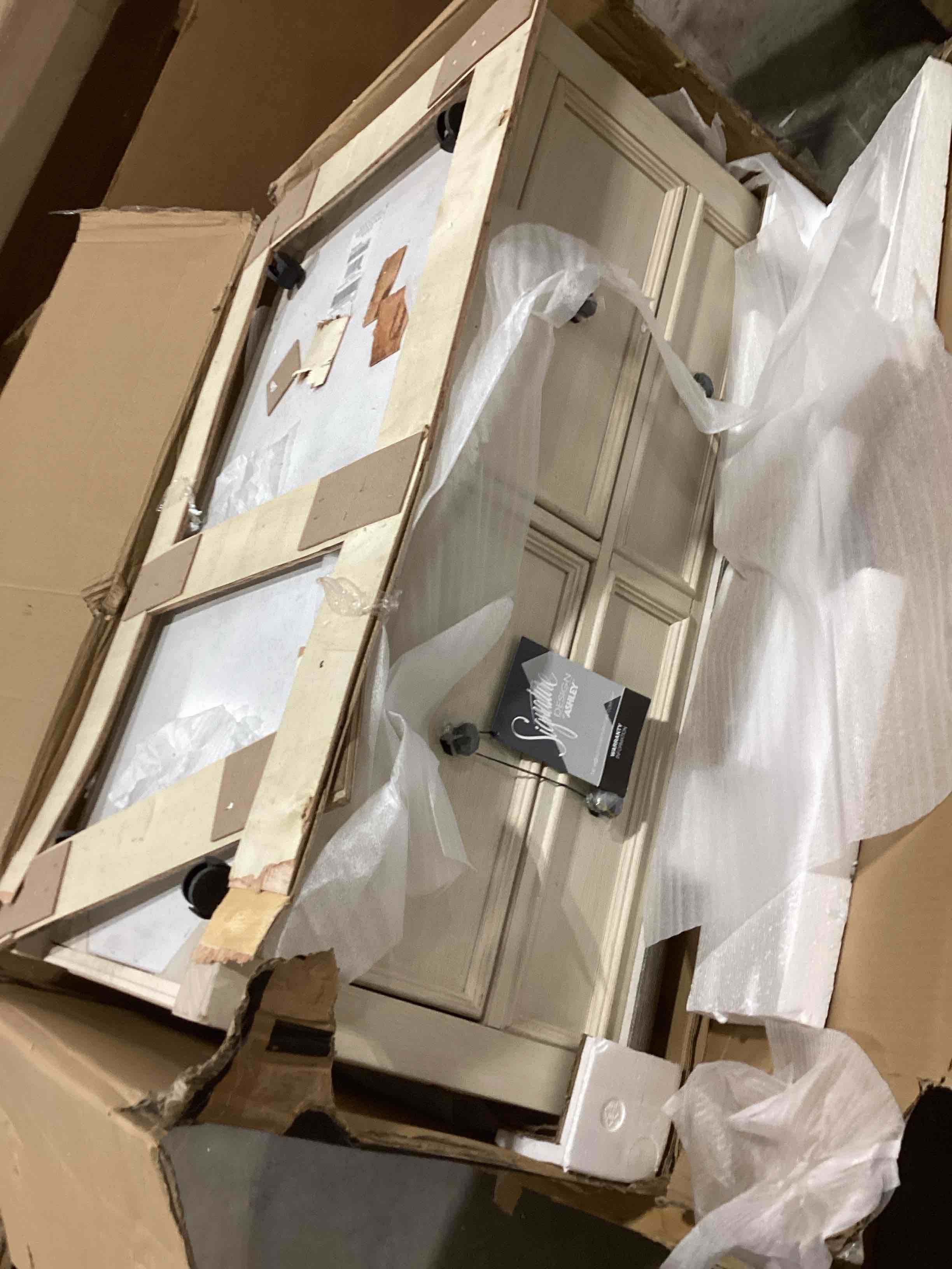 https://s3.amazonaws.com/lotting-images-prod/bidfta/GRA2368127_1755705002408.jpeg