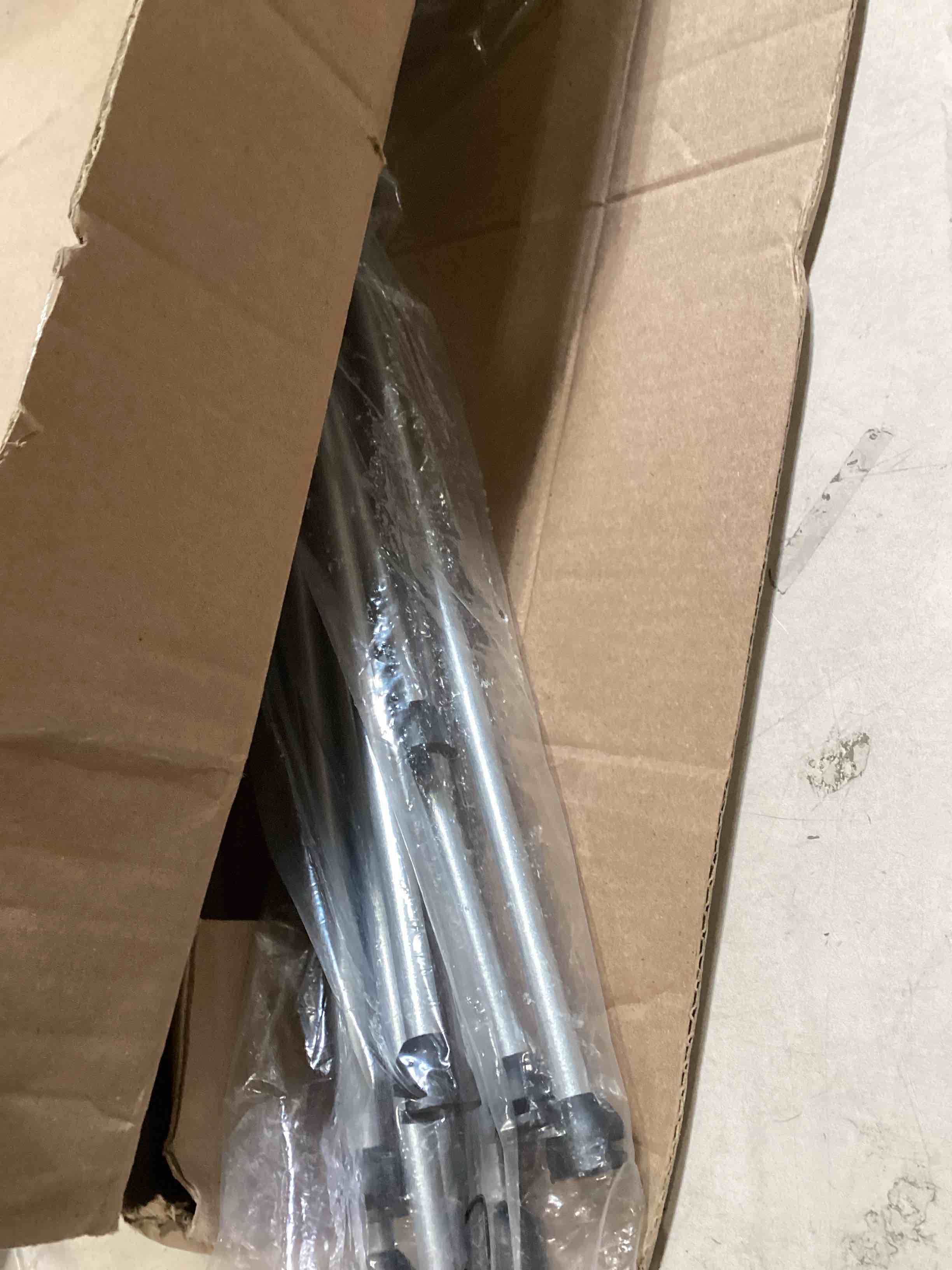 https://s3.amazonaws.com/lotting-images-prod/bidfta/GRA2368617_1756142082729.jpeg