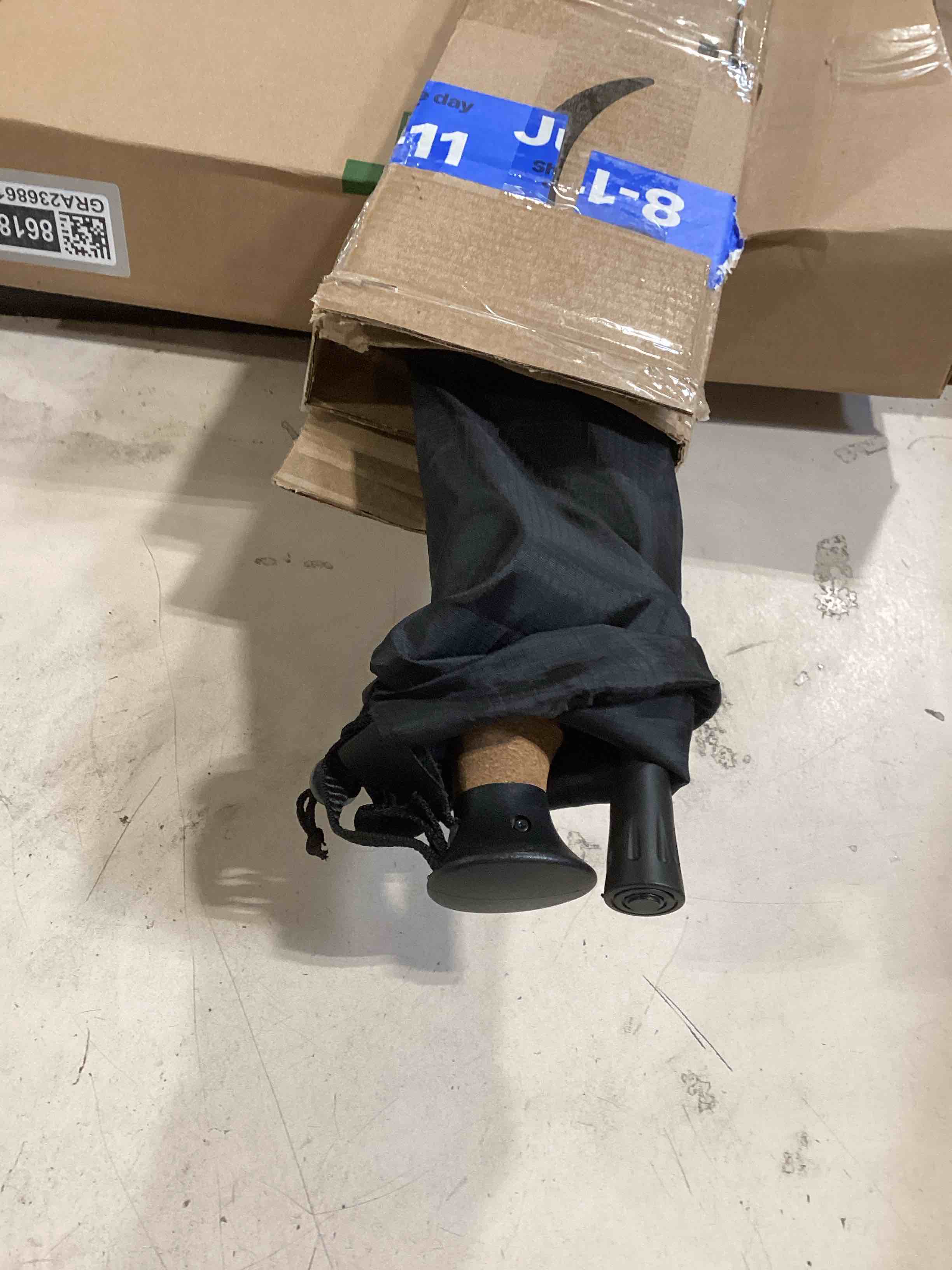 https://s3.amazonaws.com/lotting-images-prod/bidfta/GRA2368624_1756143444298.jpeg