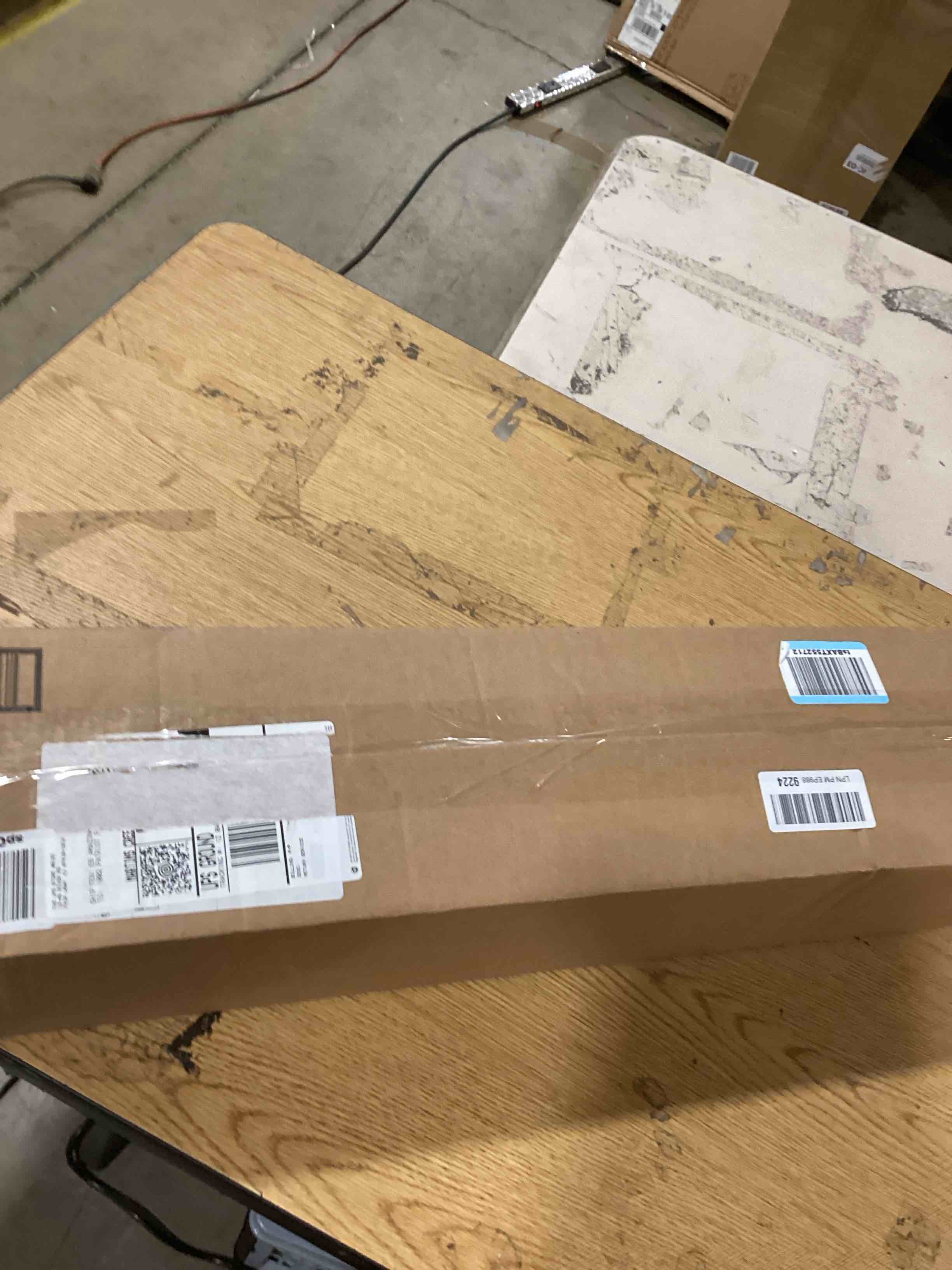 https://s3.amazonaws.com/lotting-images-prod/bidfta/GRA2368725_1756207602355.jpeg